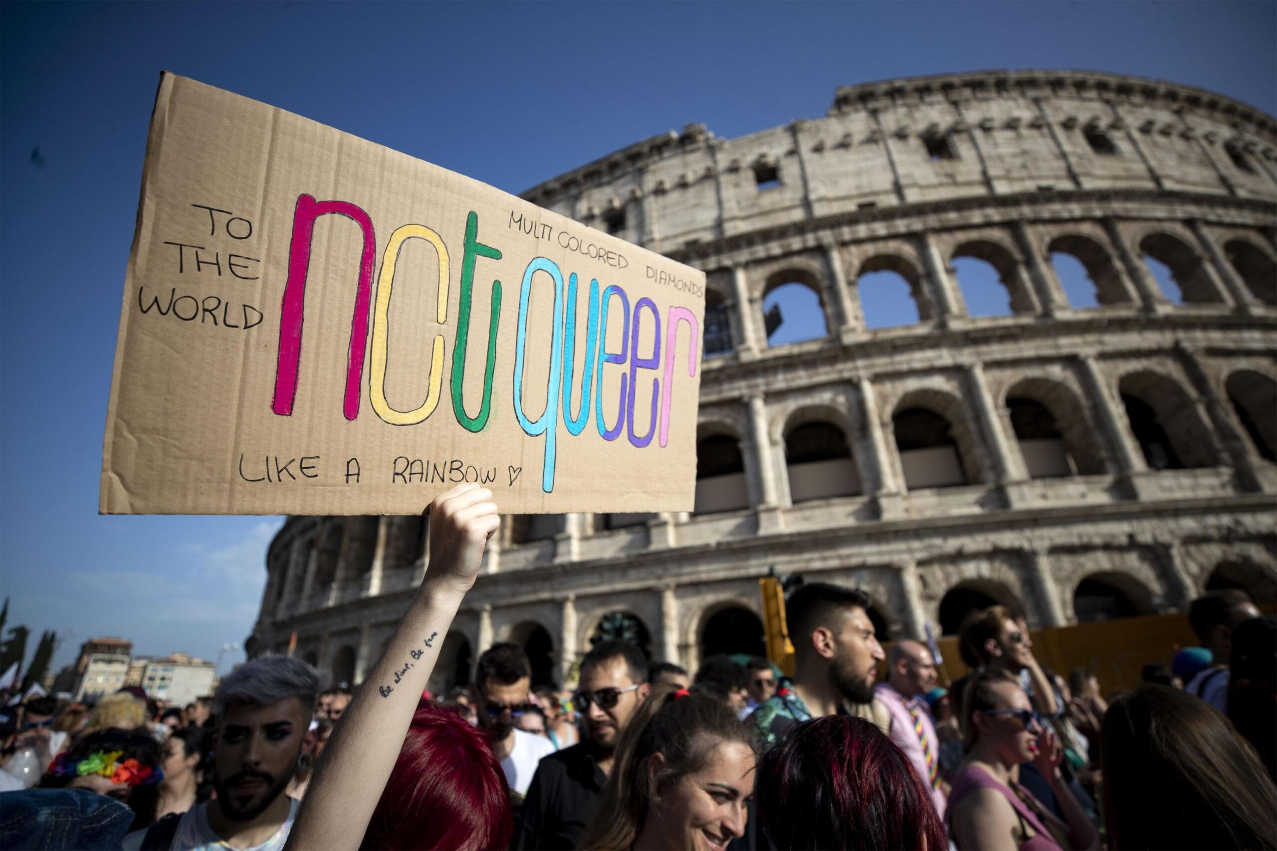 Roma Revocato Il Patrocinio Al Gay Pride