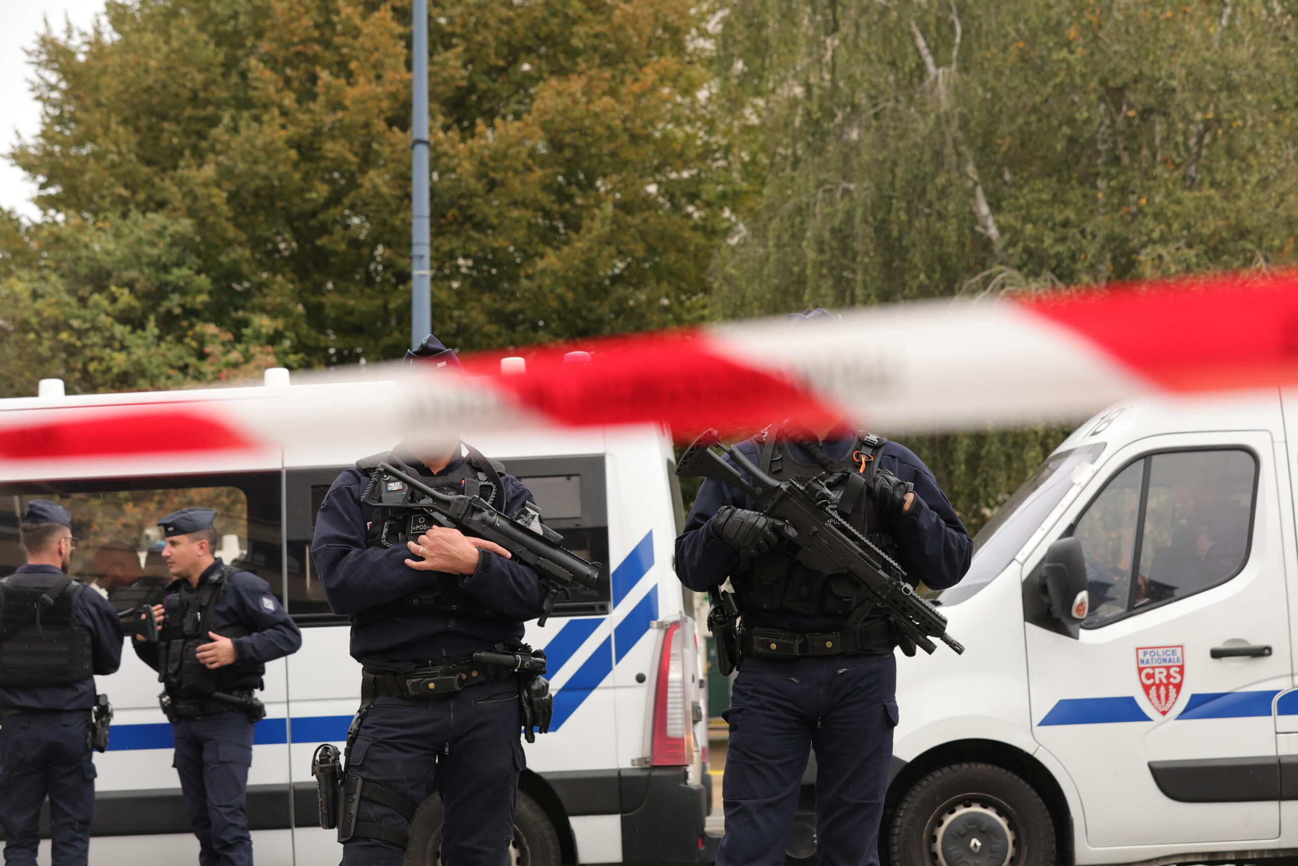 Attentato In Un Liceo Dell Alta Francia Un Morto E Due Feriti Gravi