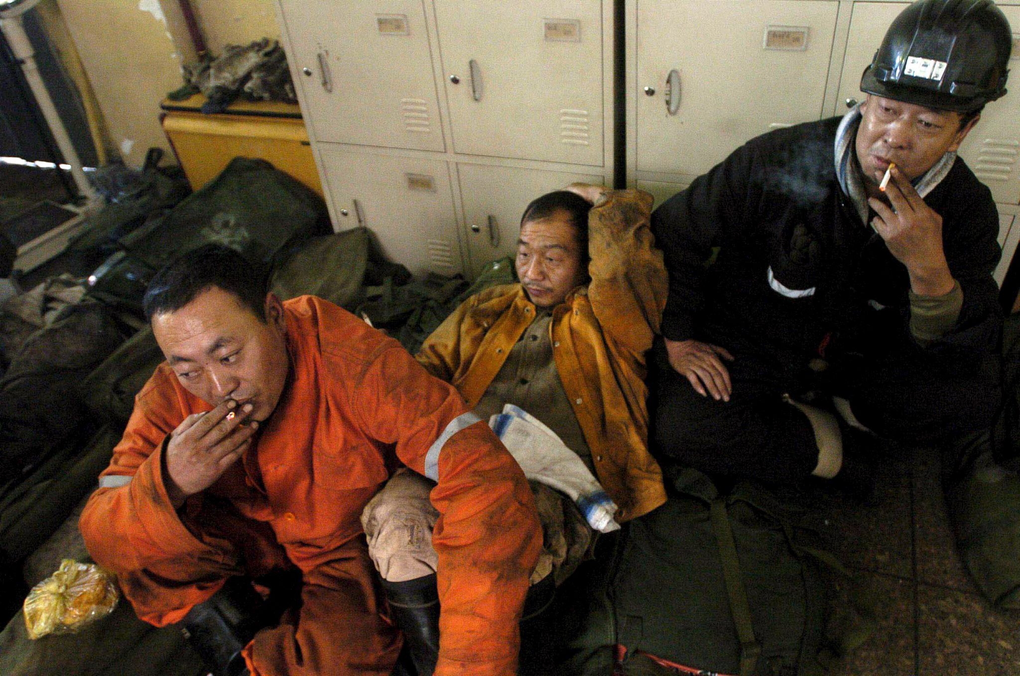 Cina: crolla una miniera, 21 operai morti nel nordest del paese foto 1