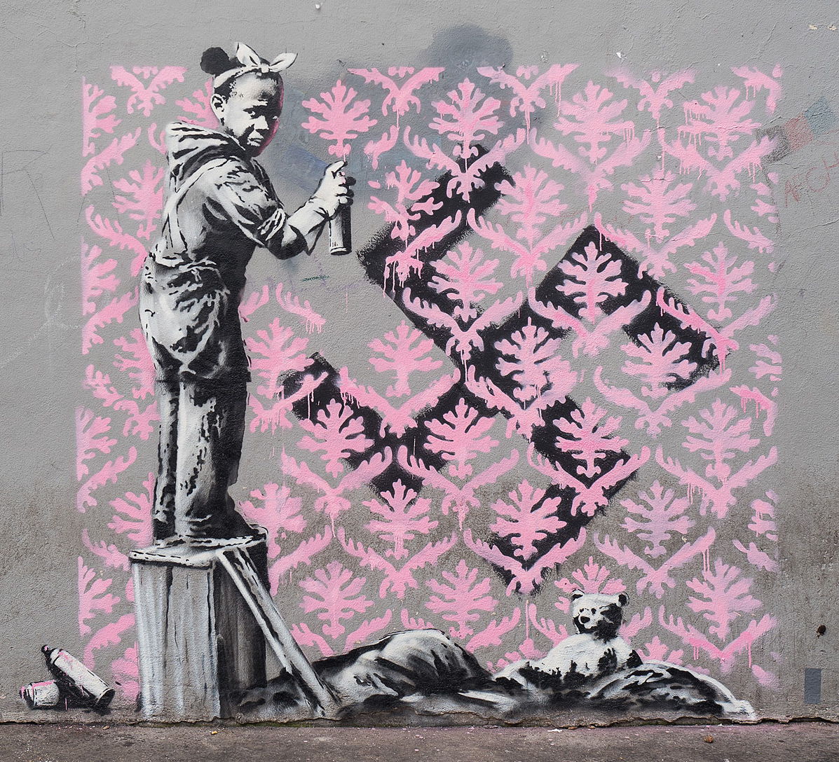 Parigi: rubata opera di Banksy in omaggio alle vittime del Bataclan foto 1