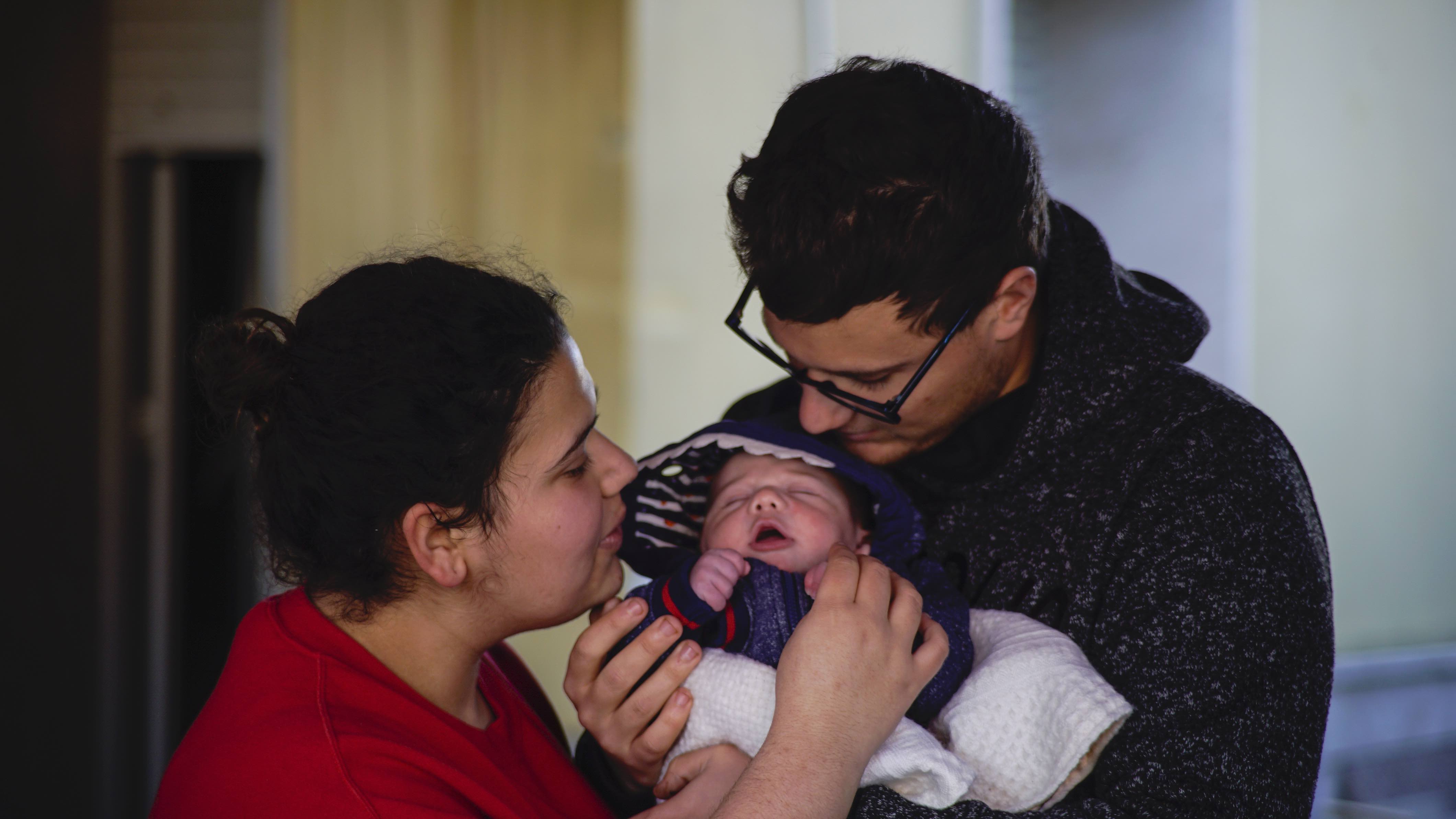 Over 40 e baby mamme: l’età della maternità divide l’Italia