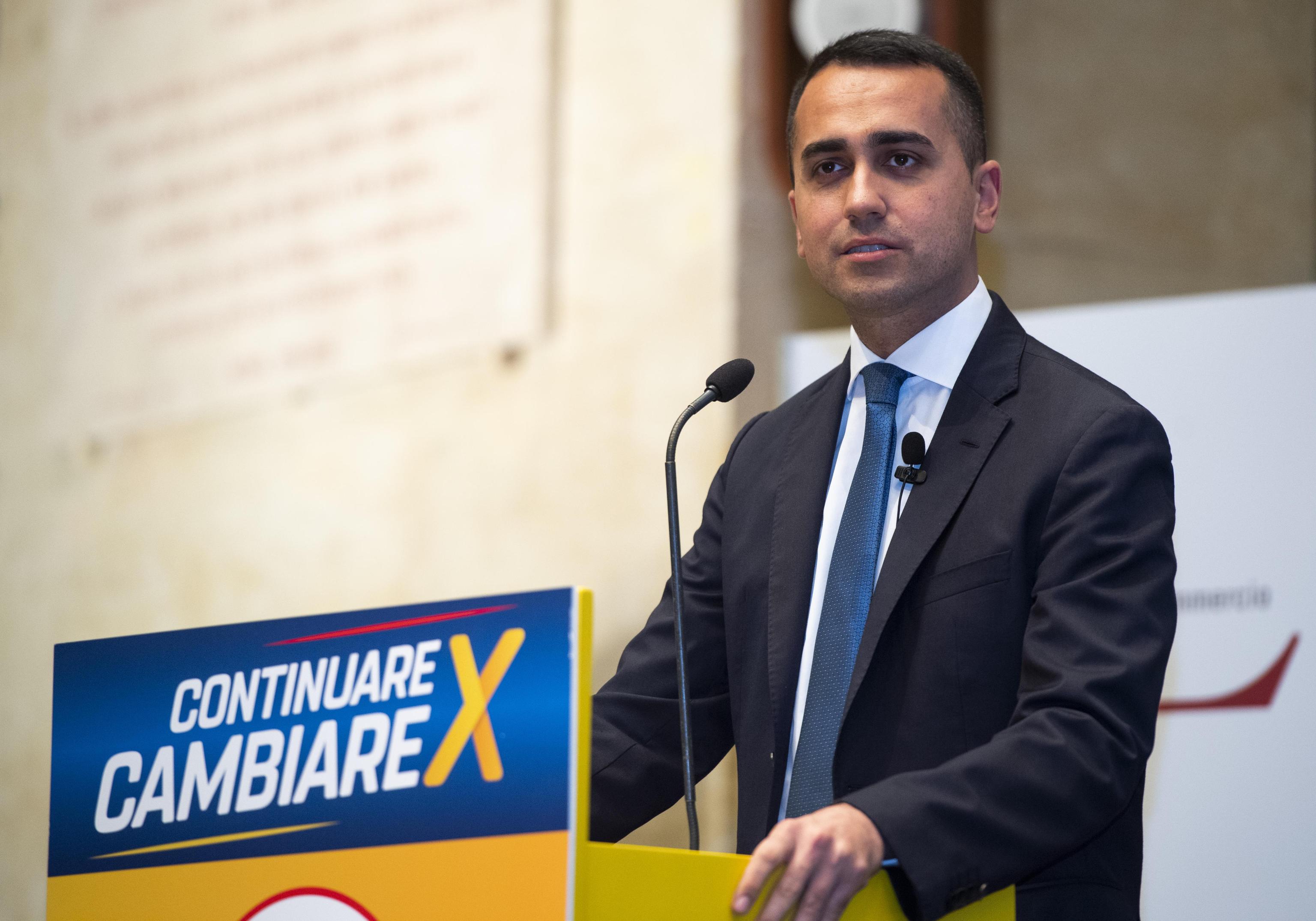 Il ministro dello Sviluppo Economico, Luigi Di Maio, durante l'evento "Continuare X Cambiare" organizzato dal Movimento 5 stelle presso il Tempio di Adriano a Roma