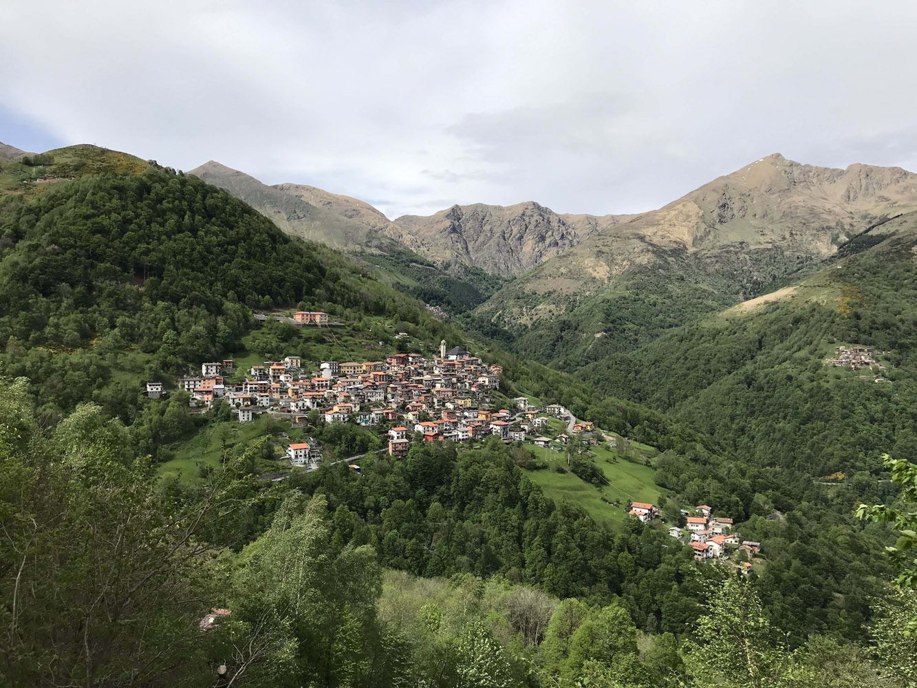 Cavargna: viaggio nel borgo più leghista d’Italia, dove un solo elettore ha votato Pd