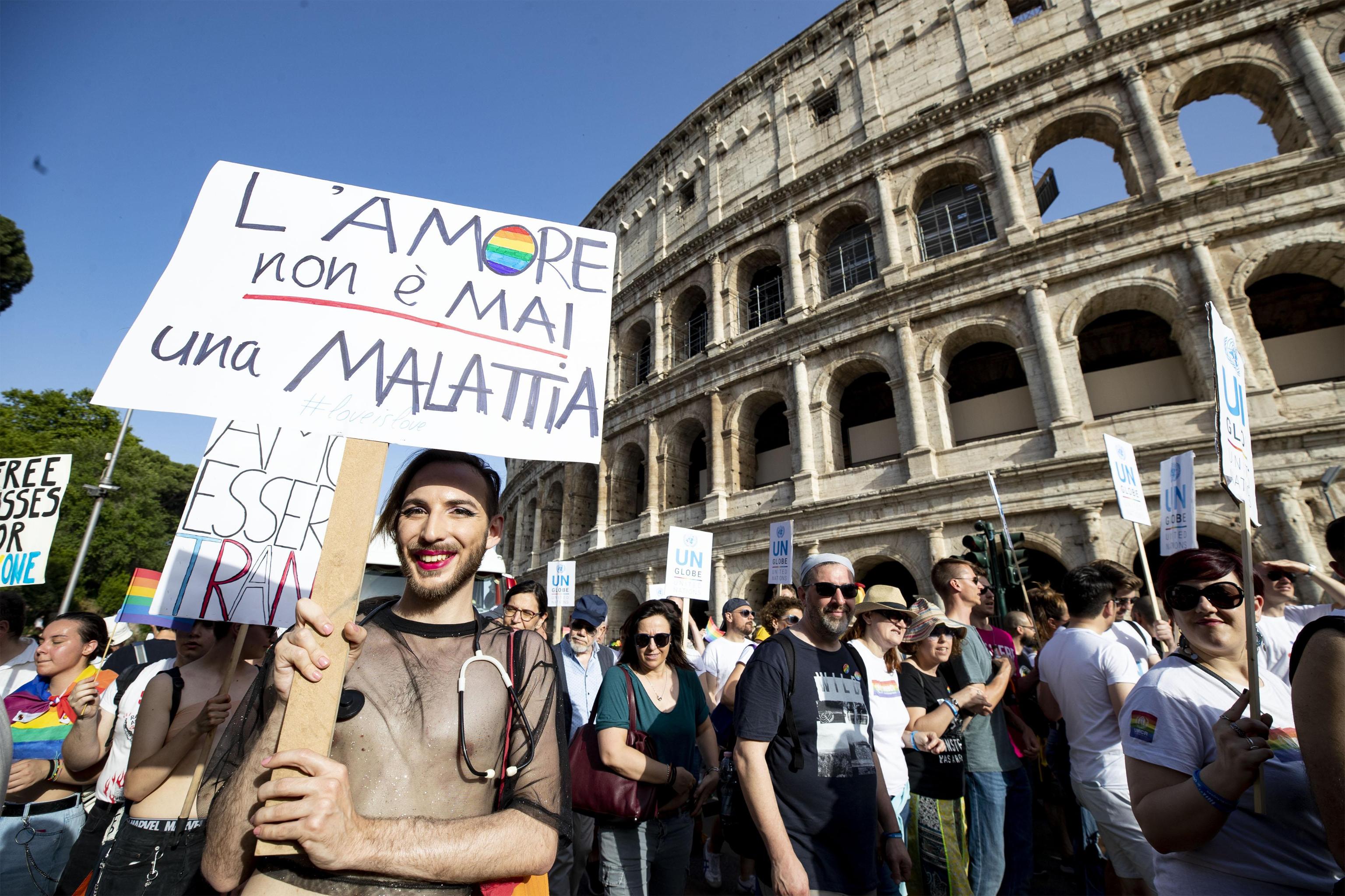Partecipants attend a gay pride parade as part of ''Roma Pride" in Rome, Italy, 08 June 2019.
ANSA/MASSIMO PERCOSSI