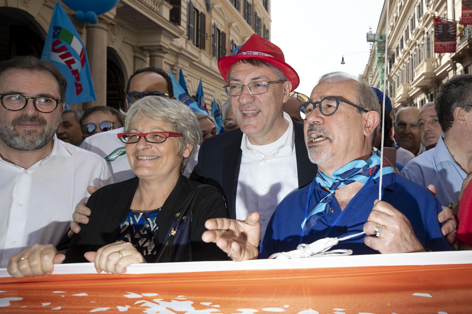 (S-D) La segretaria generale della Cisl, Annamaria Furlan, il segretario generale della Cgil, Maurizio Landini, e il segretario della Uil, Carmelo Barbagallo, durante la manifestazione unitaria di Cgil, Cisl e Uil per rivendicare il rinnovo dei contratti e un piano straordinario di assunzioni nella P.a, Roma, 8 giugno 2019. ANSA/MASSIMO PERCOSSI