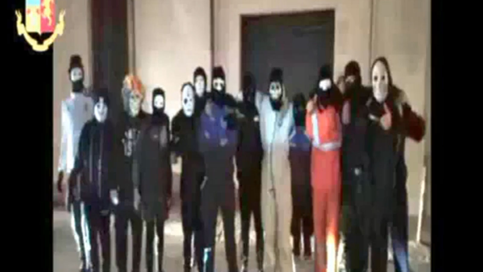 Ecco per la prima volta la baby gang mascherata di Manduria – Il video