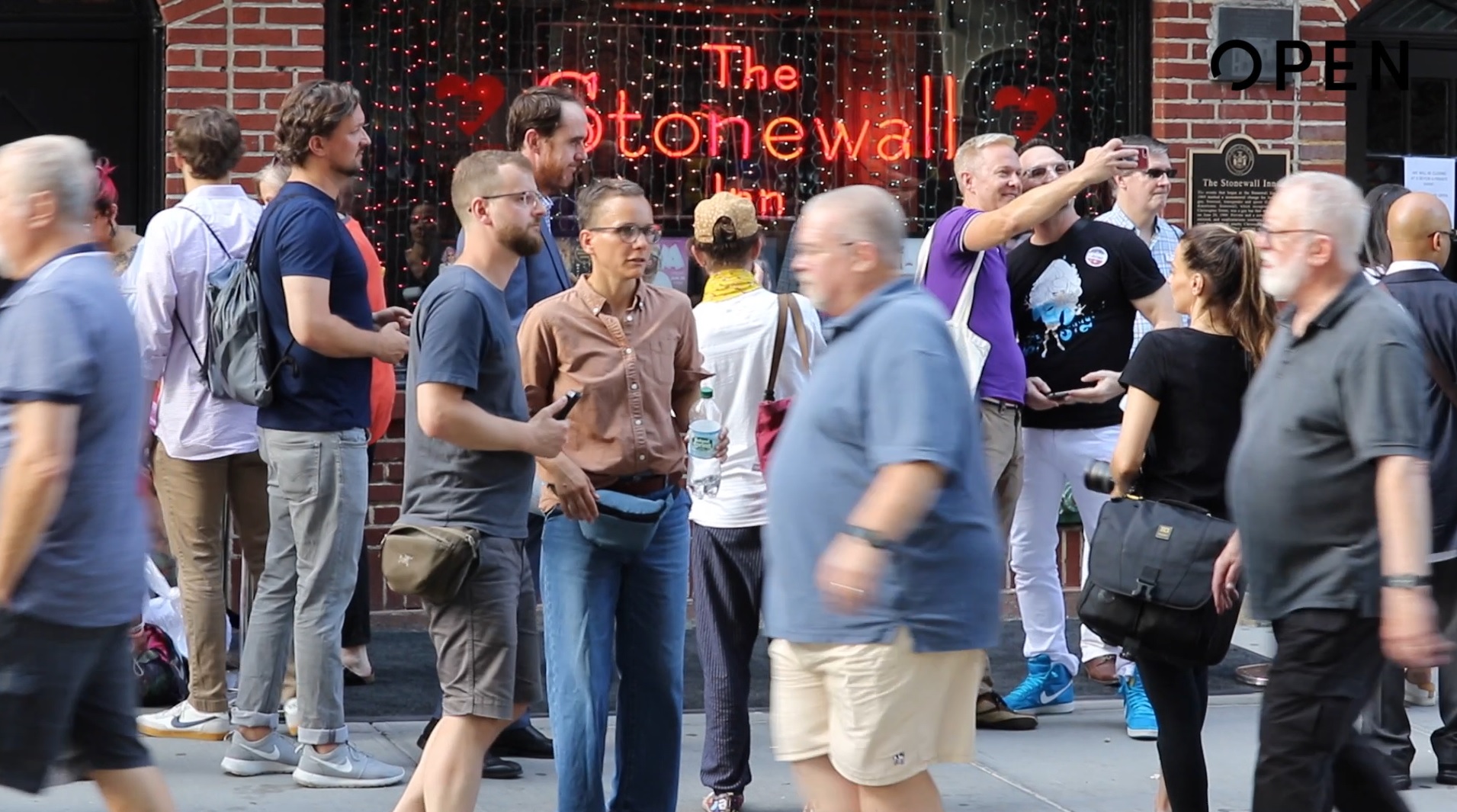Stonewall: 50 anni fa, in un bar, la prima rivolta per i diritti LGBTQ: «Quella notte diventammo persone» – L’intervista