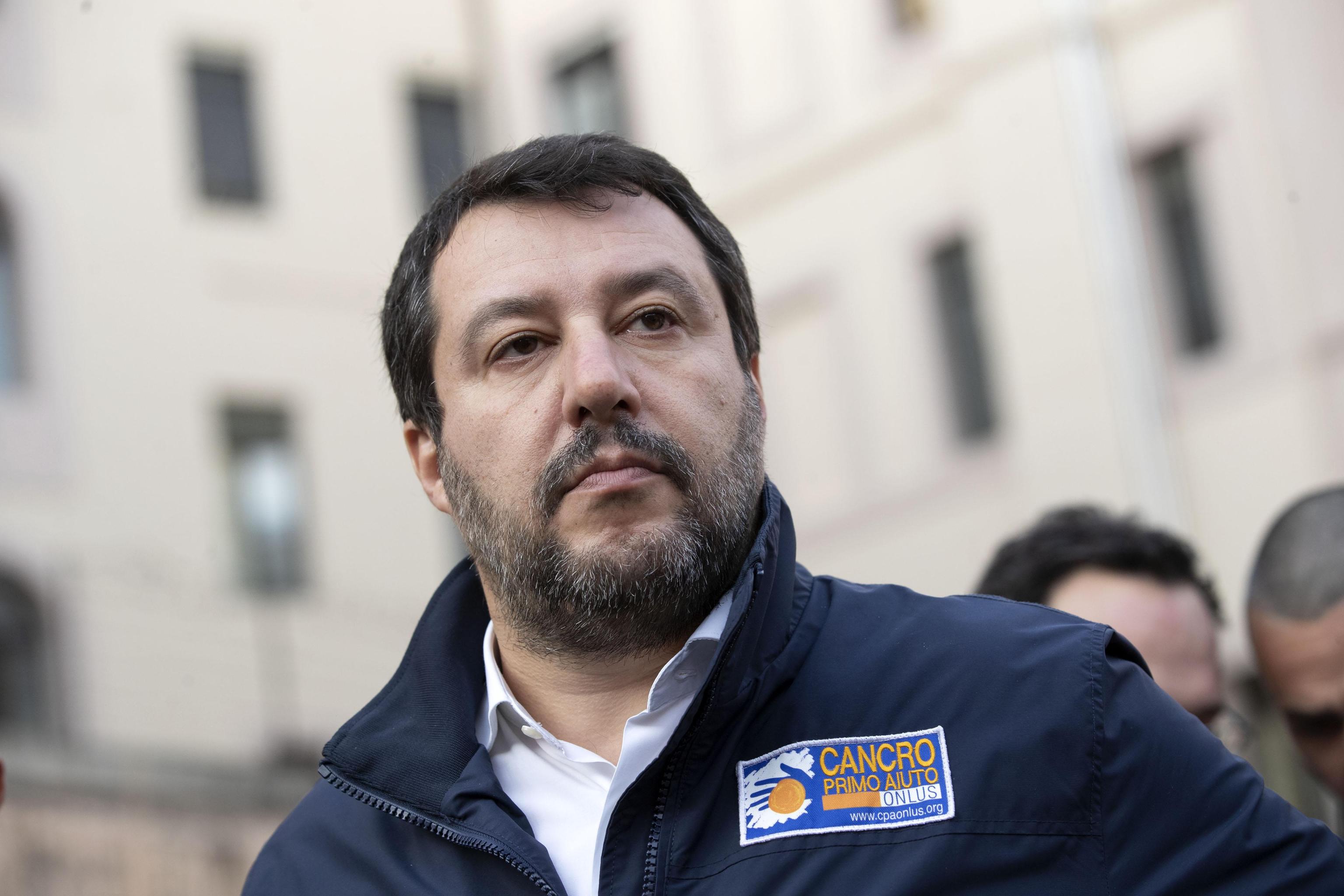 Il segretario federale della Lega, Matteo Salvini, durante l'incontro a Civitavecchia, 26 novembre 2019.
ANSA/MASSIMO PERCOSSI