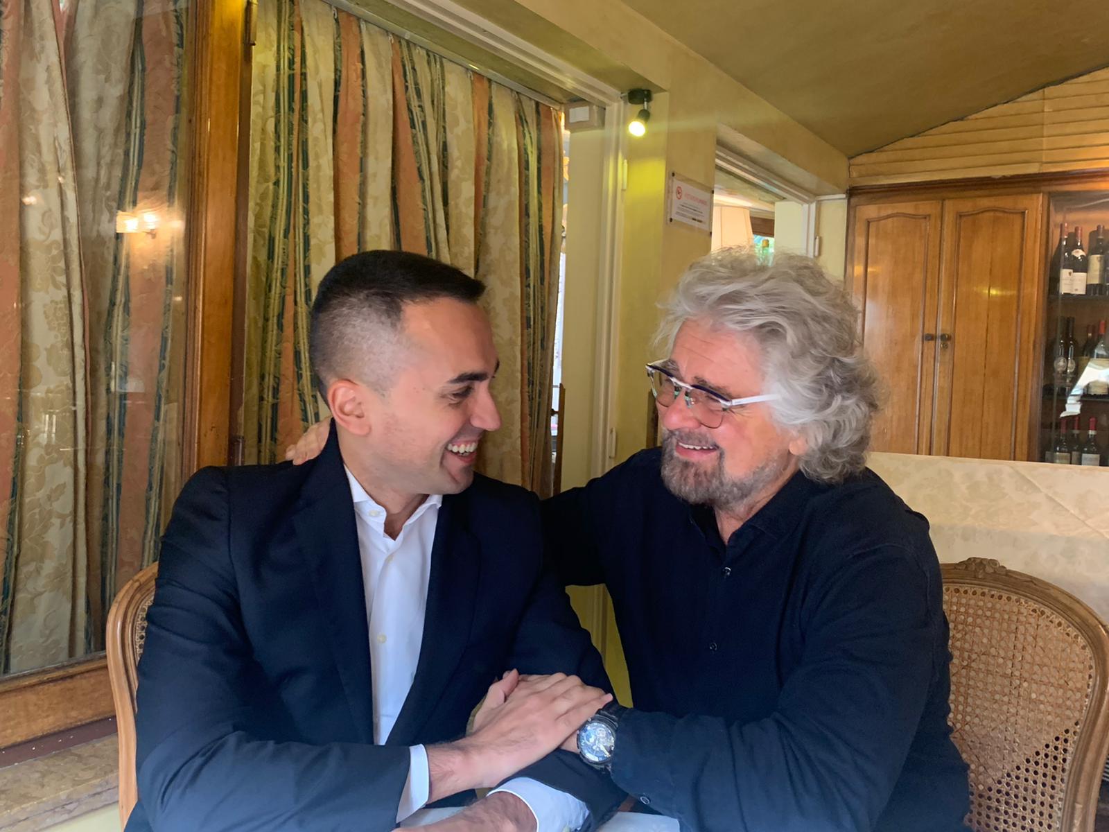 Grillo “blinda” Di Maio. «Ci sarò di più e gli darò una mano». «Il capo politico è lui, non rompete i c…!»