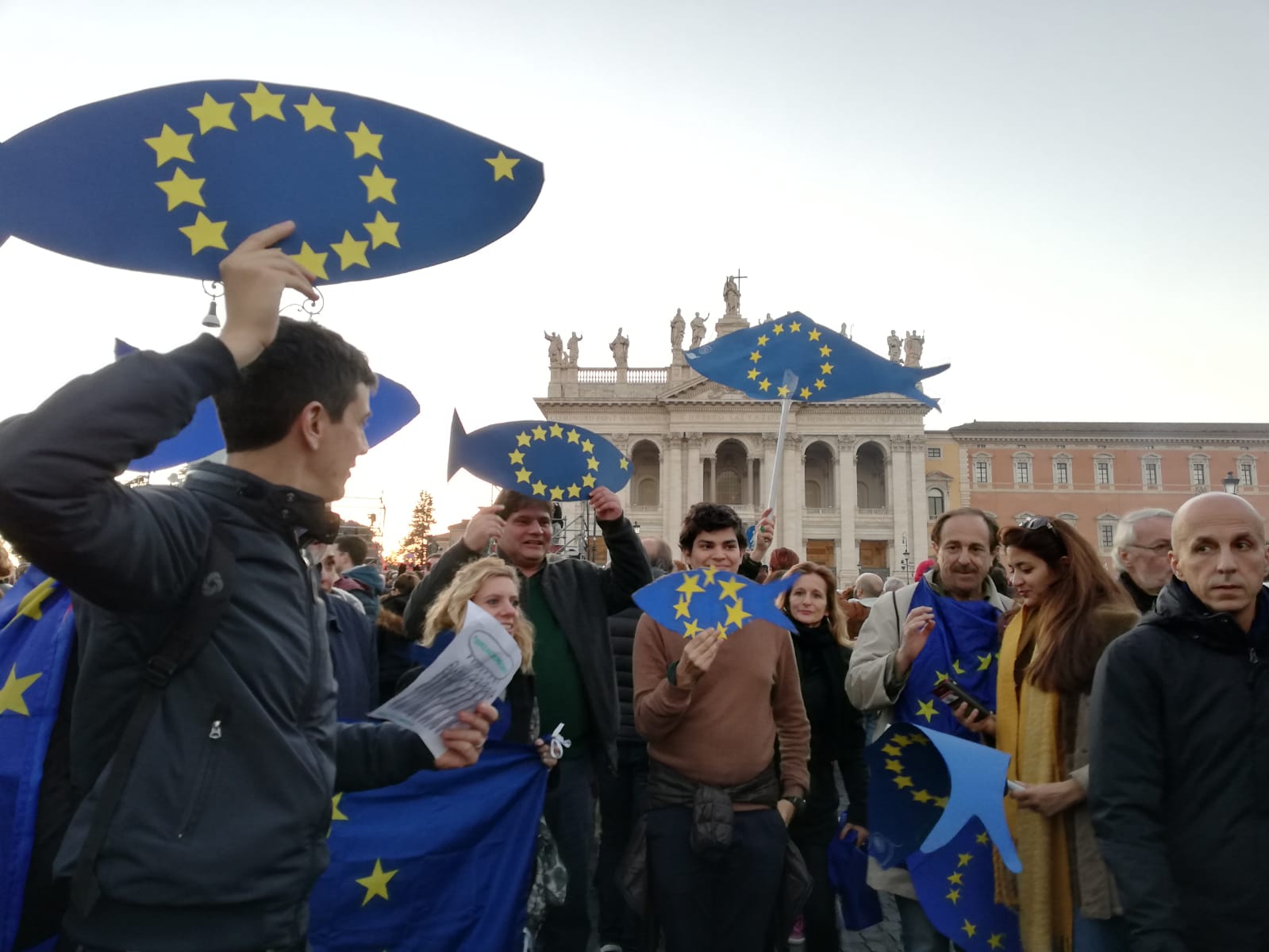 Sardine a Roma: «Piazza piena, siamo i partigiani del 2020»