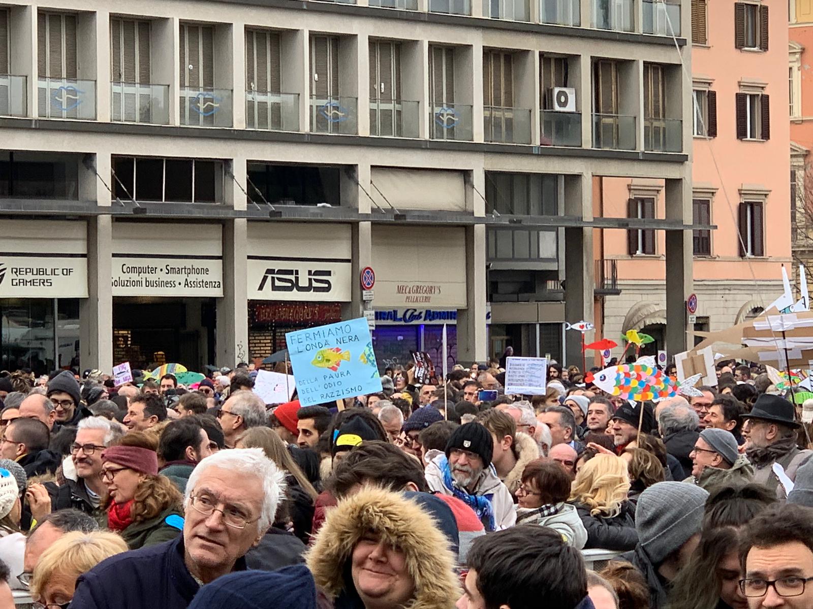 Sardine a Bologna, parlano gli attivisti: «Il 26 gennaio? Non cambierà molto. La politica si fa ogni giorno» – Video