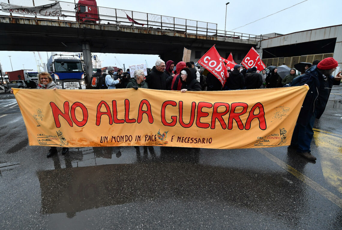 Traffico armi, solidarietà ai portuali di Genova: a Livorno nasce il  presidio - Open