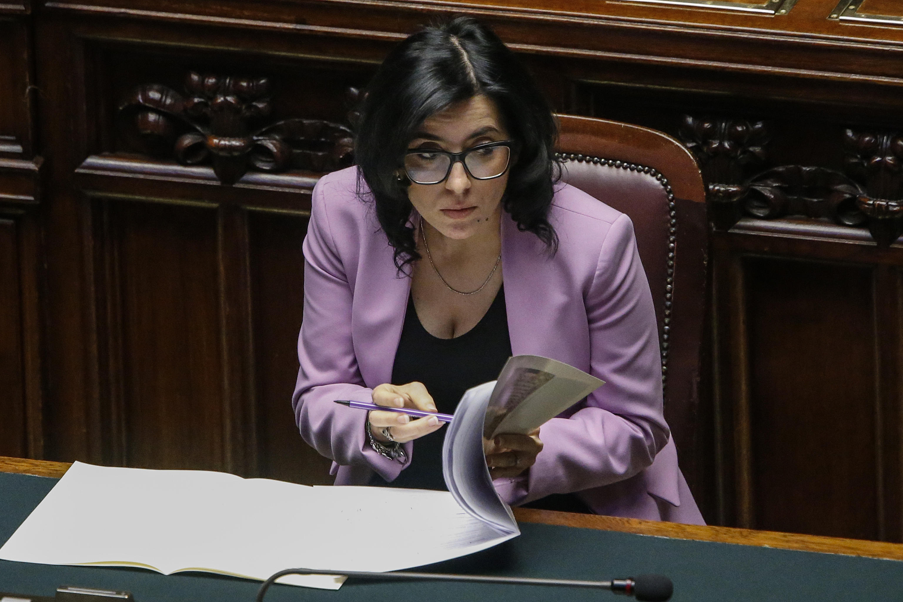 Fabiana Dadone, Ministro della pubblica amministrazione, nell'aula della Camera dei Deputati in occasione del question time sull'emergenza coronavirus, Roma 25 marzo 2020. ANSA / FABIO FRUSTACI