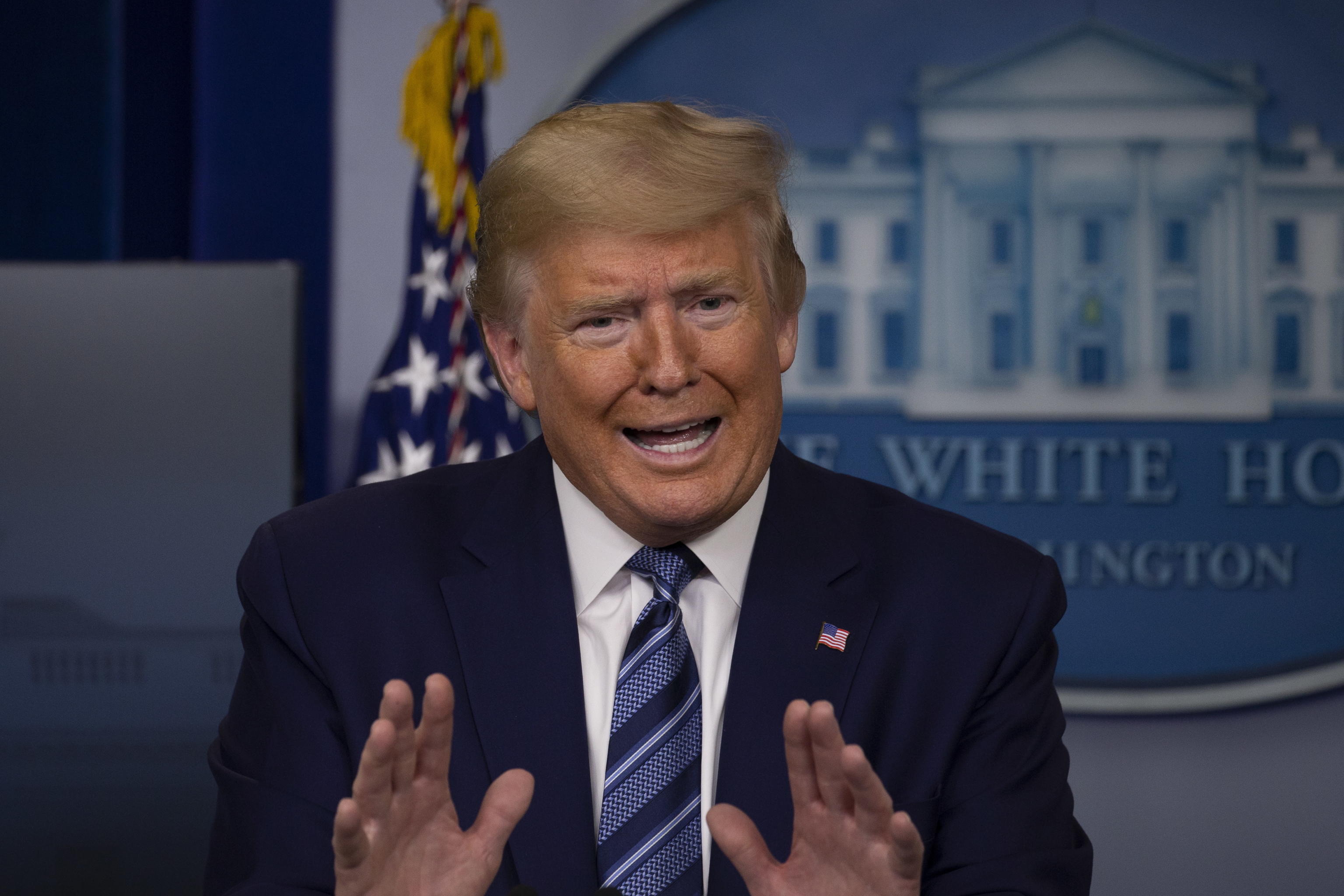 epa08344888 US President Donald Trump speaks during a coronavirus briefing at the White House in Washington, DC, USA, 05 April 2020. The next two weeks will be crucial in the United States' fight against the coronavirus, warn health officials, who are urging Americans to continue practicing social-distancing measures.  EPA/Tasos Katopodis / POOL