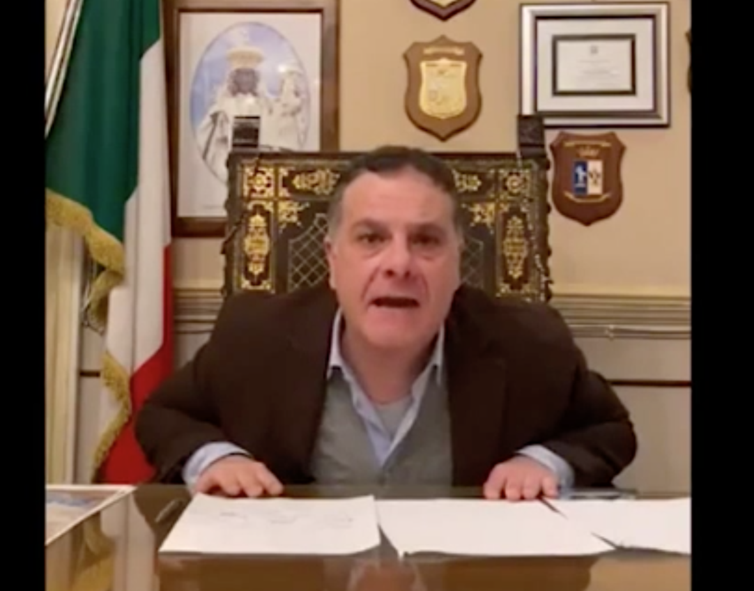 Coronavirus, il vulcanico sindaco di San Severo: «Mascherine a 10 euro? Siete strozzini». E a Pasquetta posti di blocco contro le gite – Video