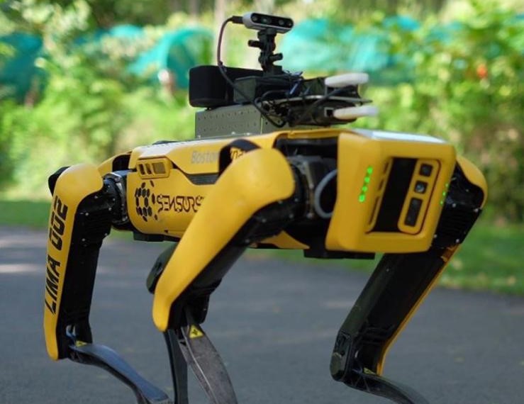 A Singapore un cane robot stile Black Mirror vigila nei parchi sul