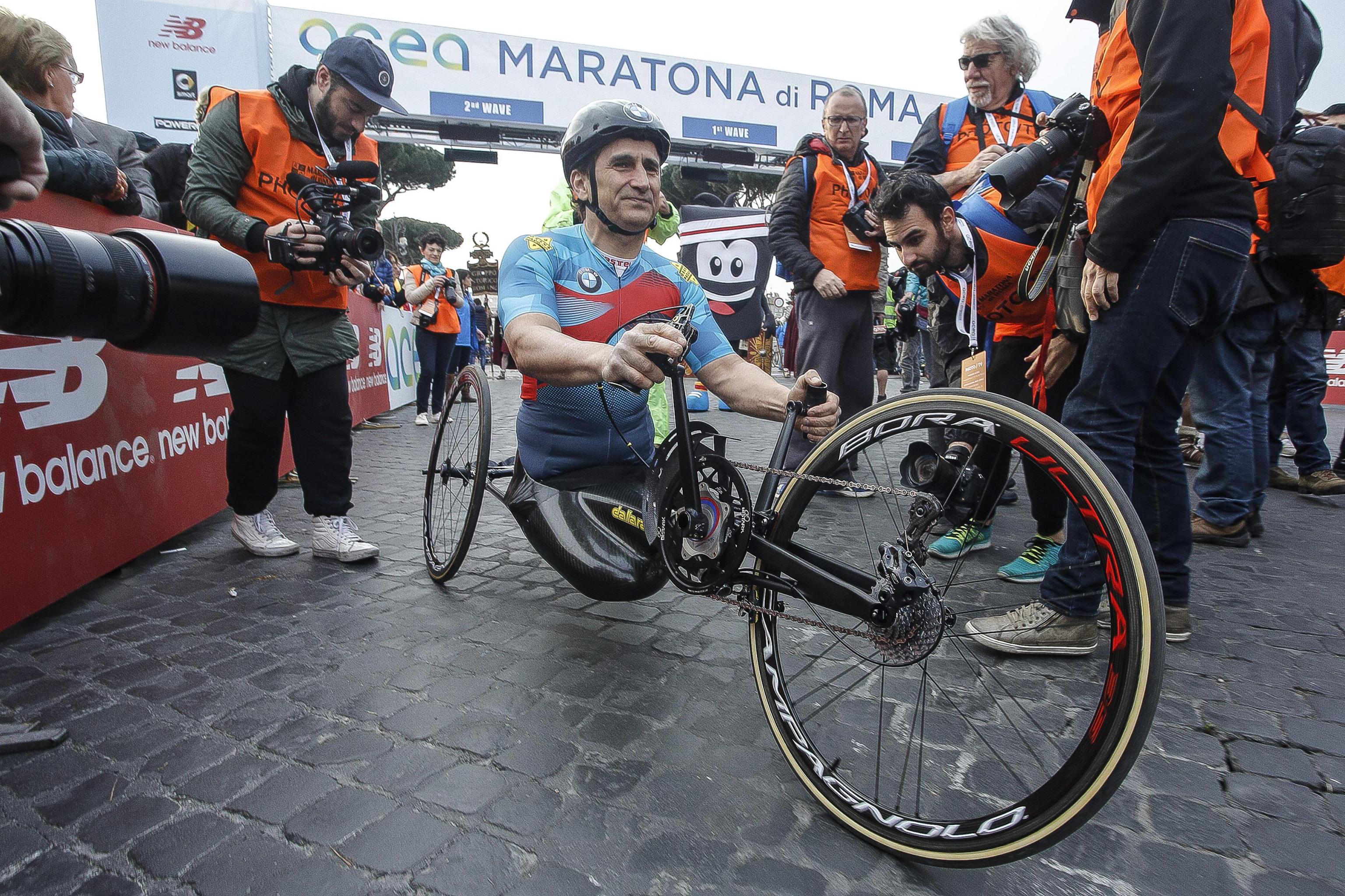 Italian professional racing driver and paracyclist, Alex Zanardi, at the start of the twenty-third edition of "Marathon of Rome", in the centre of Rome, Italy, 02 April 2017.
ANSA/GIUSEPPE LAMI