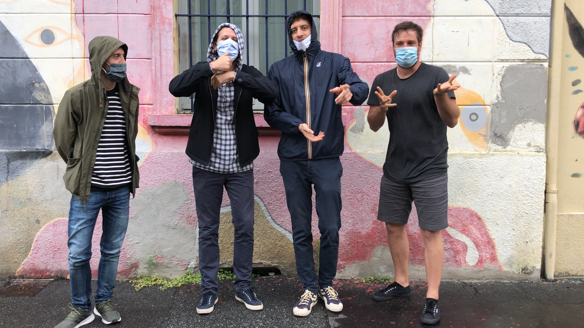 Maturità 2020: gli auguri dei Pinguini Tattici Nucleari e degli Eugenio in Via Di Gioia  – Il video