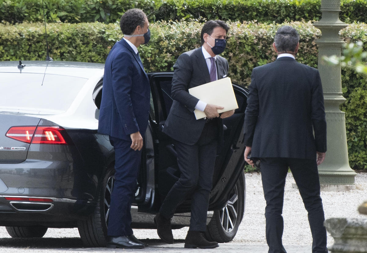 Il presidente del Consiglio, Giuseppe Conte, al suo arrivo agli stati generali a Villa Pamphili a Roma, 13 giugno 2020. ANSA/CLAUDIO PERI - MASSIMO PERCOSSI