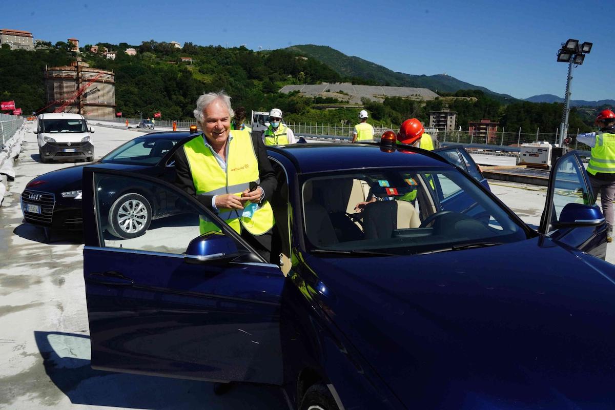 Pietro Salini, Ad della societ‡ Webuild  era a bordo della prima automobile che ha attraversato il nuovo Ponte di Genova, 22 giugno 2020.
ANSA/WEBUILD EDITORIAL USE ONLY NO SALES