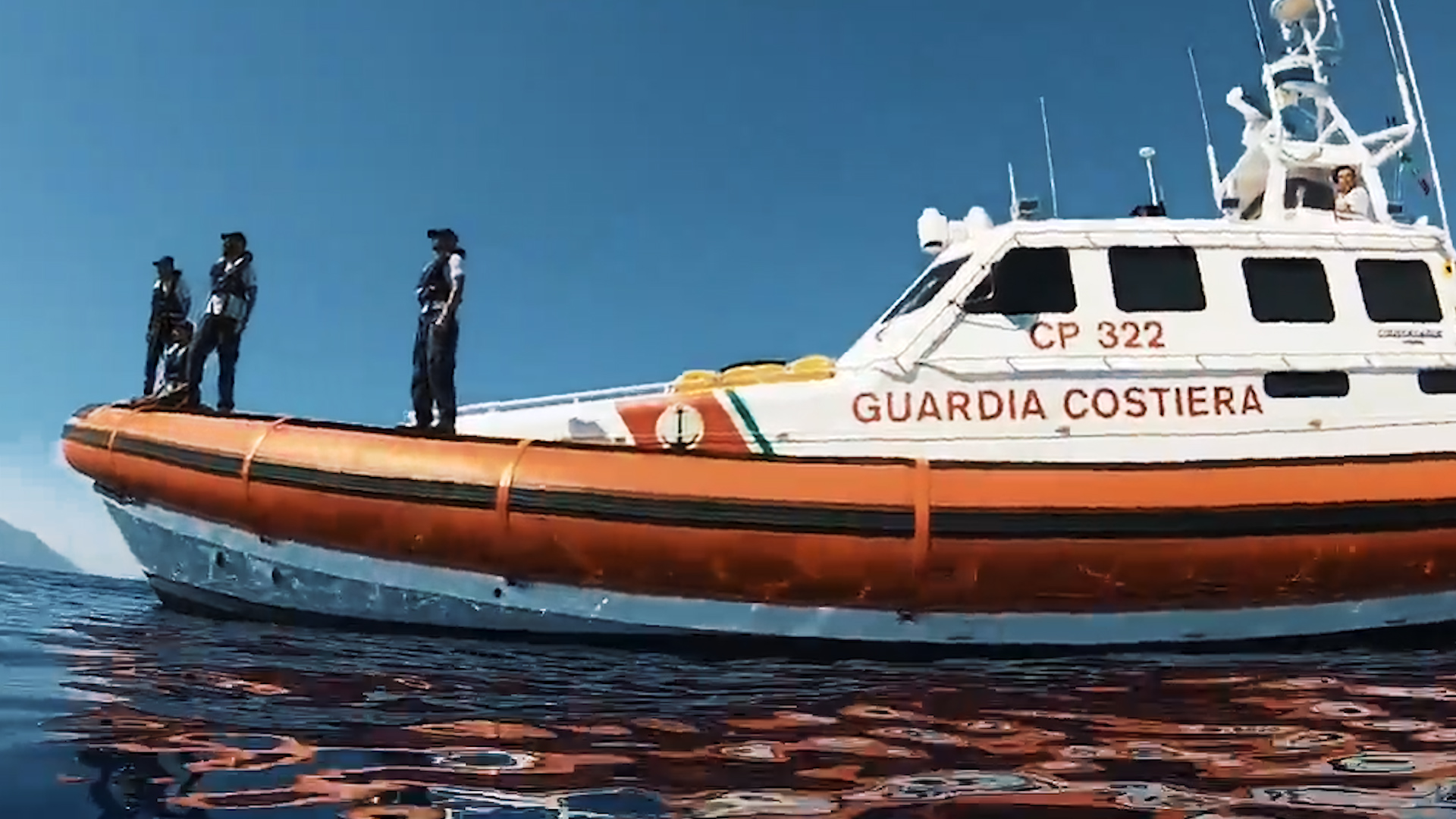 Lo spettacolo della migrazione dei capodogli nelle acque di Lipari – Video
