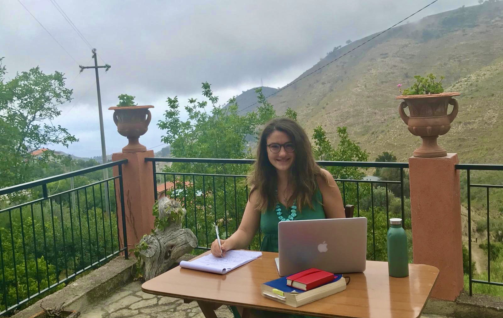 «Altro che smart working, il futuro è lavorare al Nord vivendo sulle isole»: la storia di Elena – L’intervista