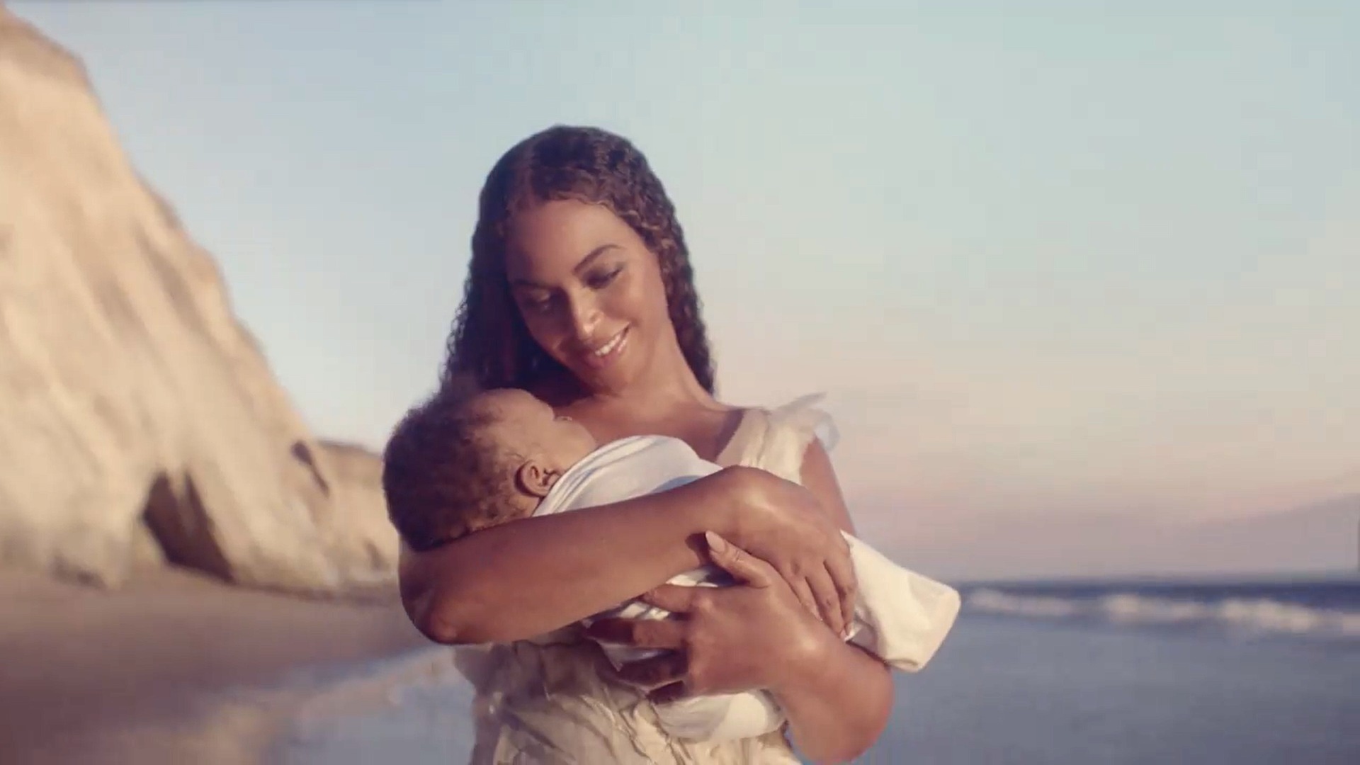«Black is King»: Beyoncé arriva su Disney Plus e racconta il colore della sua pelle