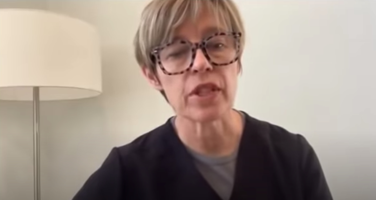 Muore a 30 anni dopo un Covid party in Texas, l’appello della dottoressa: «Credono sia una bufala, state a casa» – Video