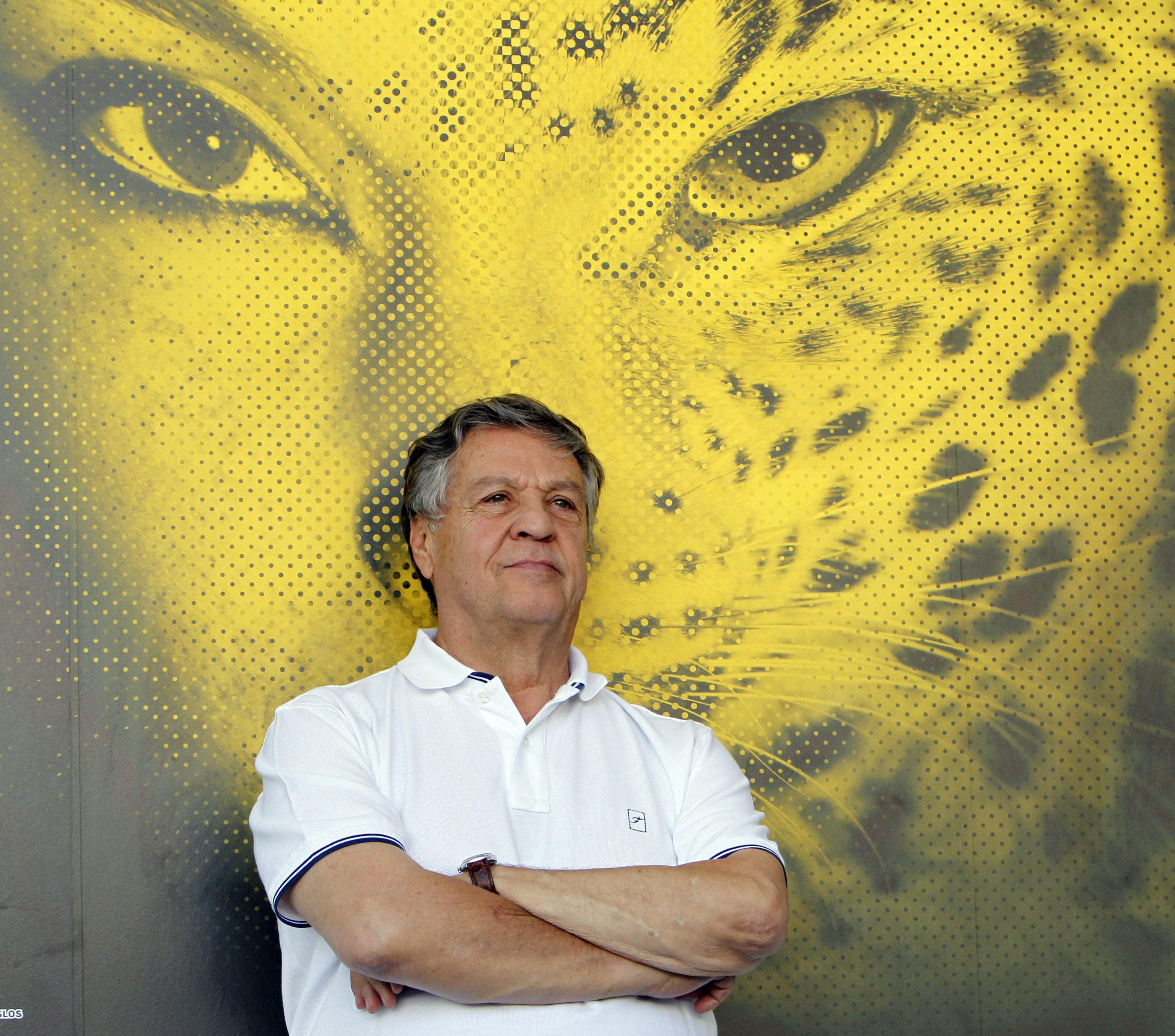 epa03357363 Italian actor and director Renato Pozzetto poses during a photocall at the 65th Locarno International Film Festival in Locarno, Switzerland, 11 August 2012.  EPA/URS FLUEELER