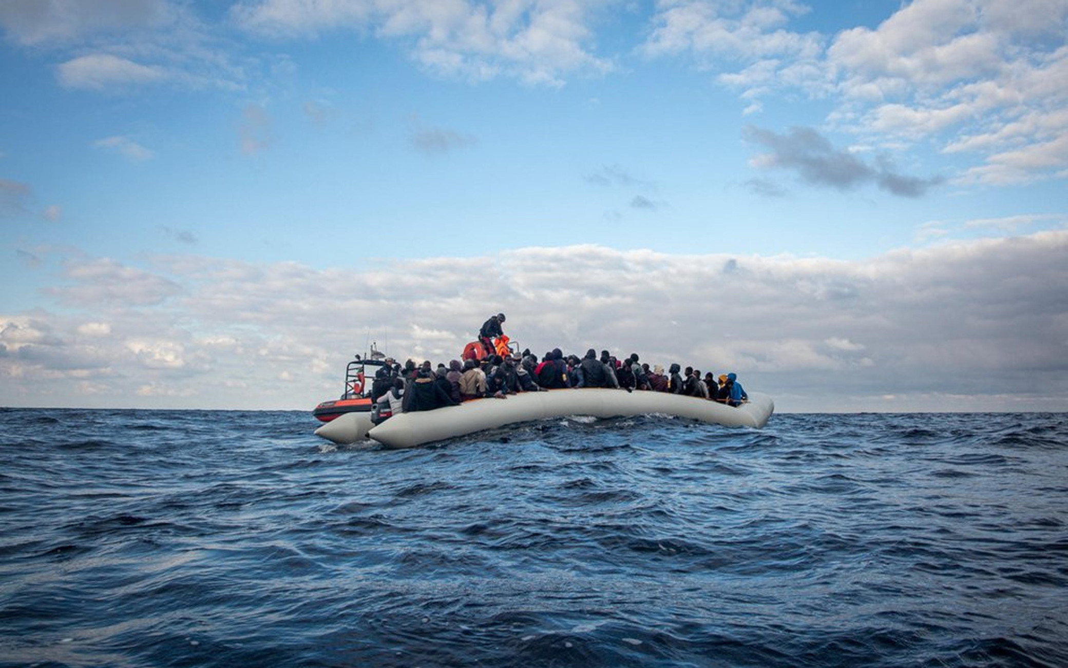 Governo italiano condannato per il respingimento di un barcone. Amnesty: «Sentenza storica», cosa può cambiare per le richieste di asilo – Il video