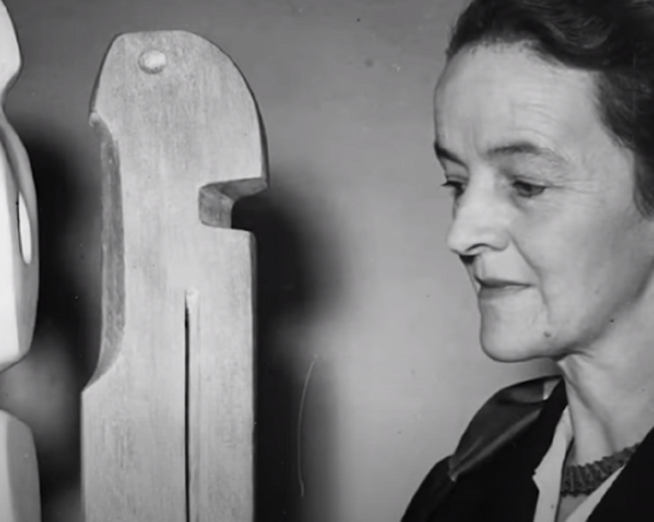 Barbara Hepworth, chi è la scultrice che Google ha deciso di ricordare oggi  - Open