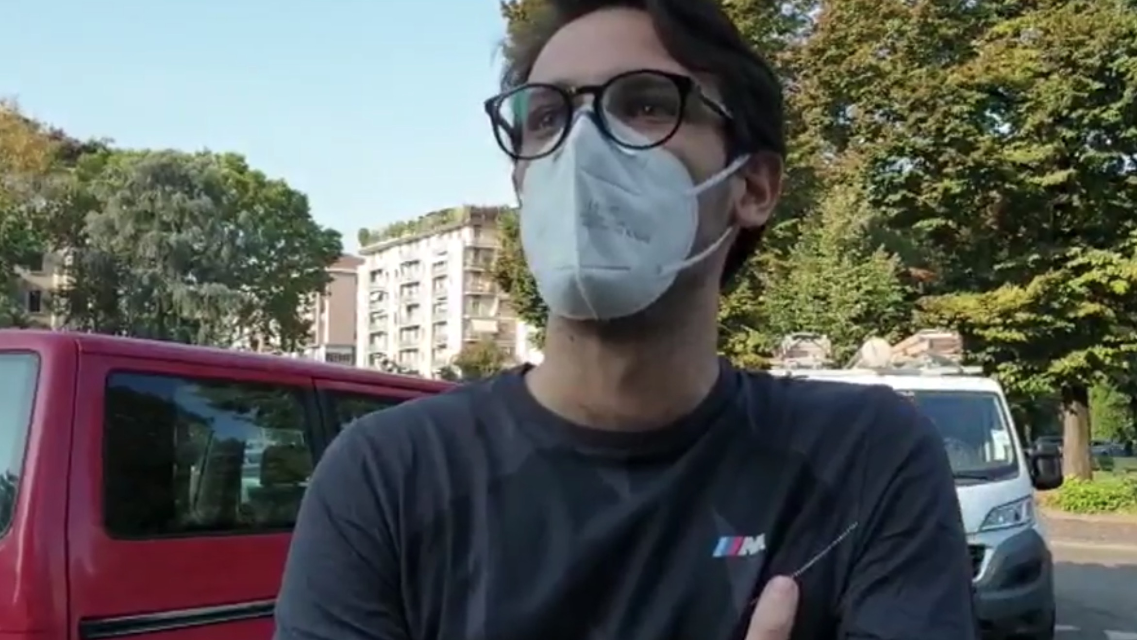 Esplosione a Milano, il ragazzo al quarto piano: «C’era fumo dappertutto, siamo subito scappati» – Video