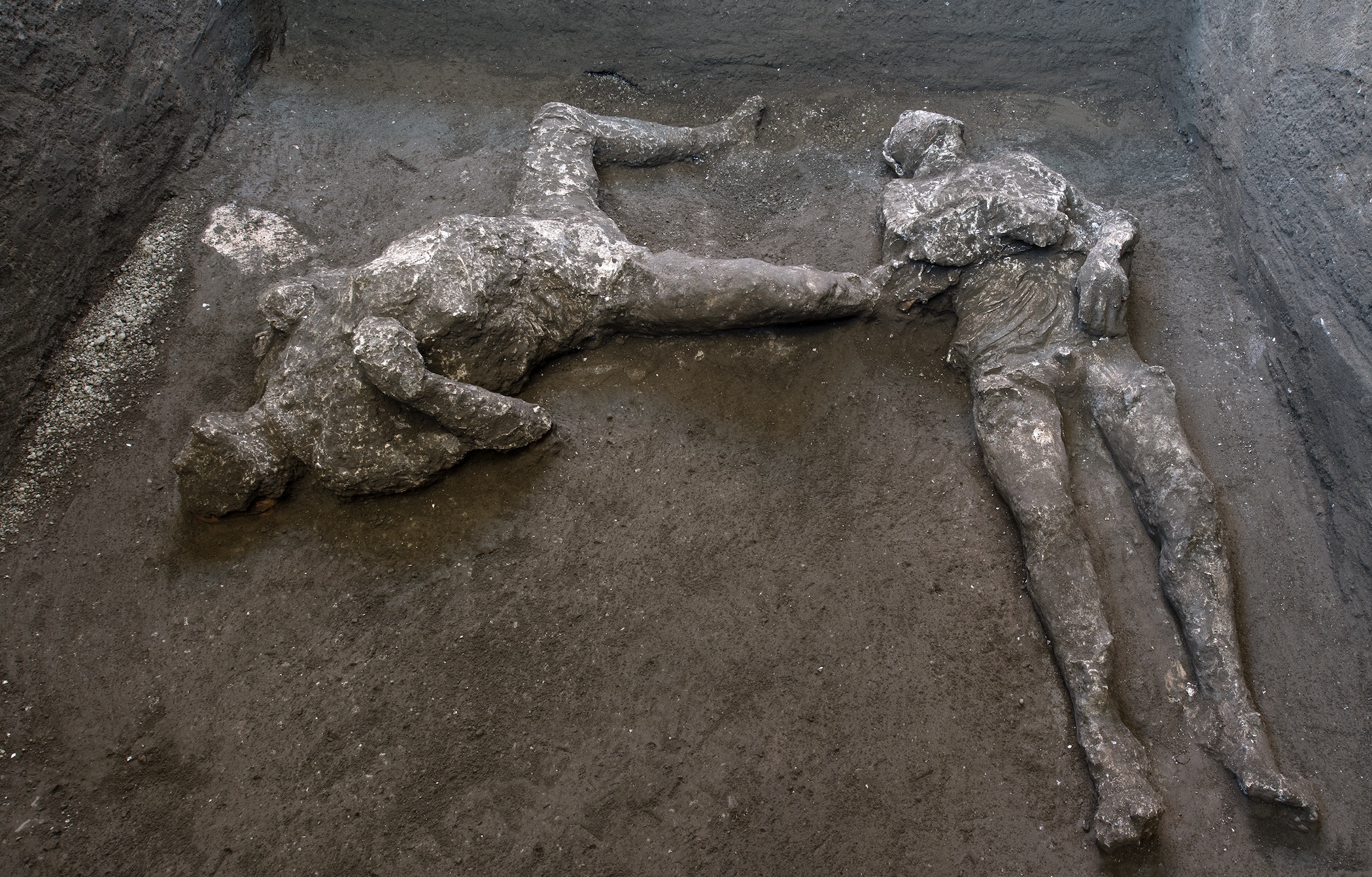 Pompei, ritrovati due corpi intatti: un signore e il suo schiavo in fuga dalleruzione del Vesuvio &ndash; Video e foto