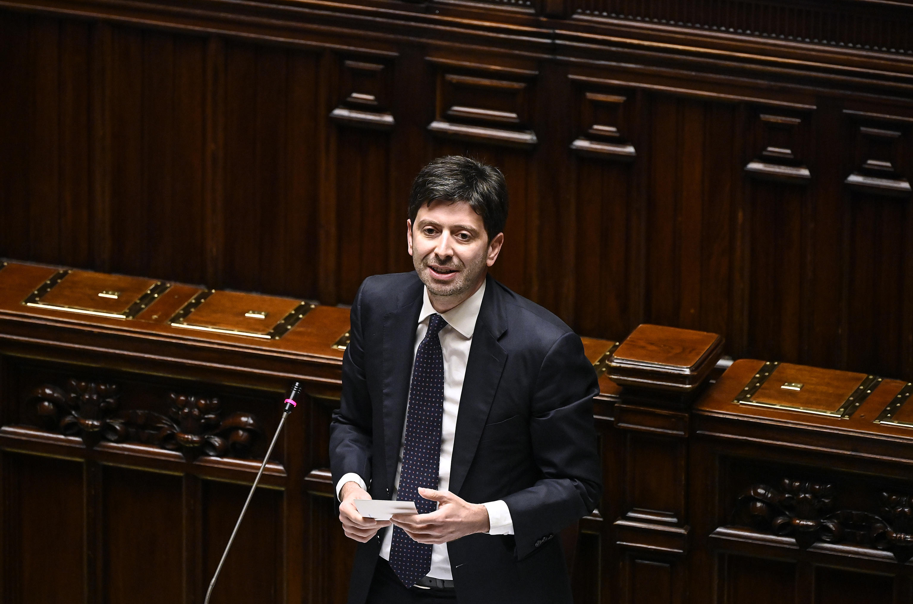 Nuovo Dpcm, Speranza alla Camera: &laquo;L&rsquo;Italia sta meglio del resto d&rsquo;Europa, ma non facciamoci illusioni&raquo;