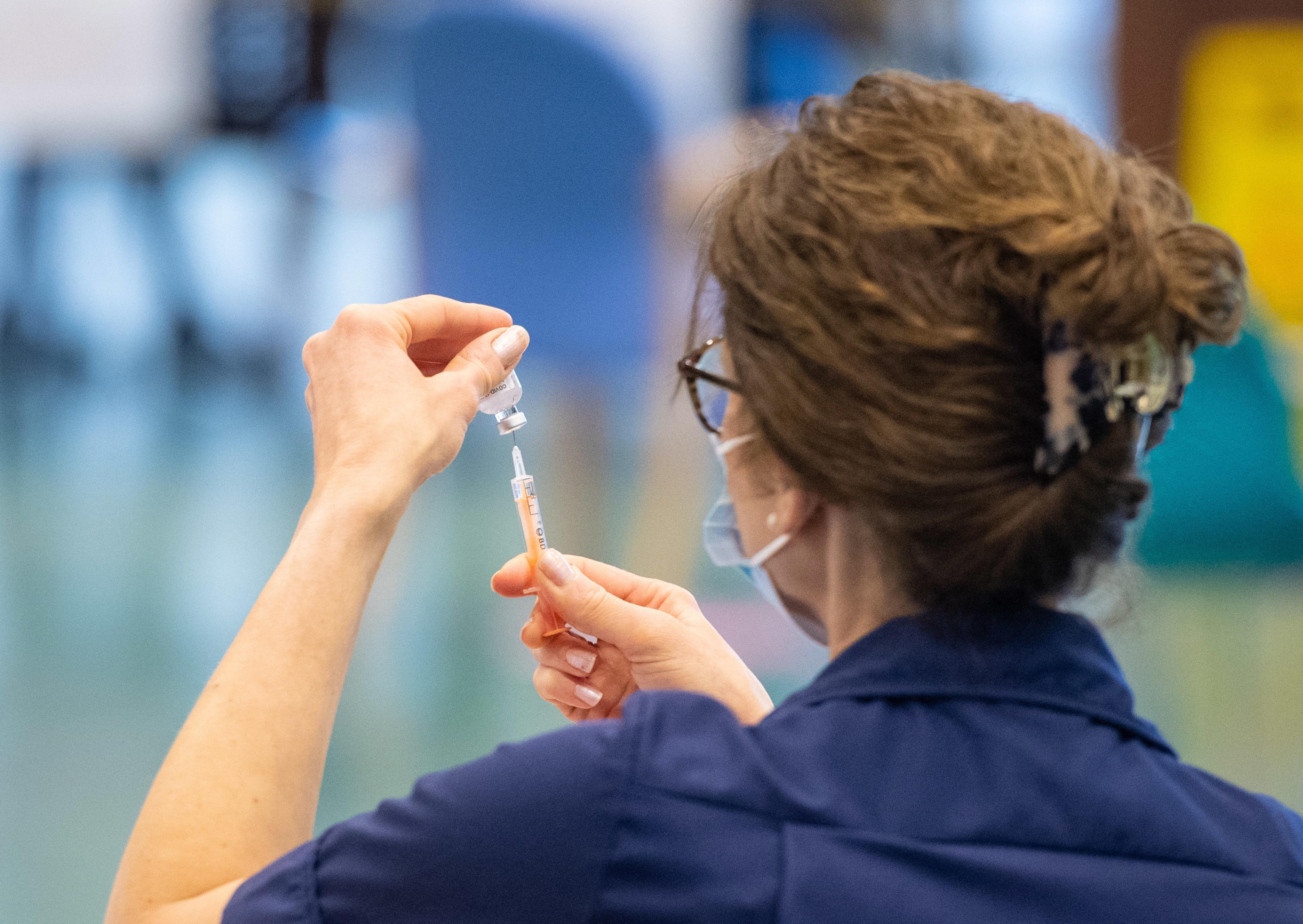 Coronavirus, Cavaleri (Ema): &laquo;I ritardi di Pfizer non vadano oltre la settimana, a rischio la seconda dose ai vaccinati&raquo;