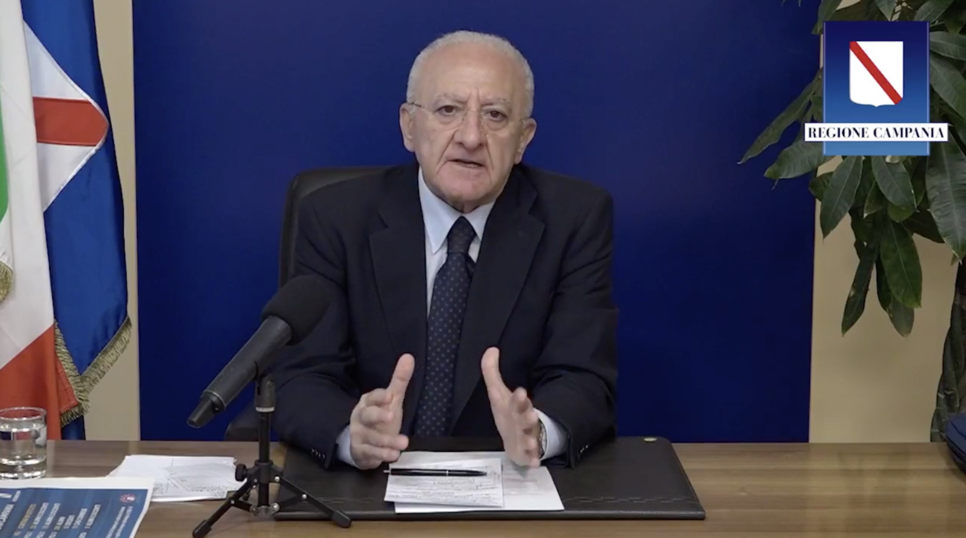 Coronavirus, Vincenzo De Luca annuncia il lockdown in Campania: &laquo;Siamo a un passo dalla tragedia&raquo;
