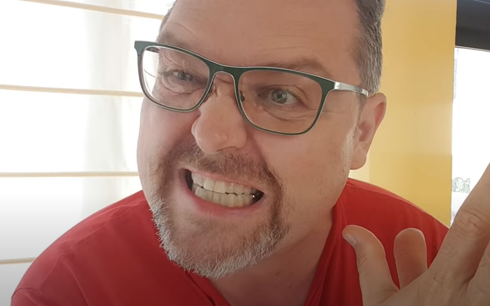 Minacce No vax a Sileri. Il Greg: «Serve una caccia all’uomo, spezzategli la schiena» – Il video
