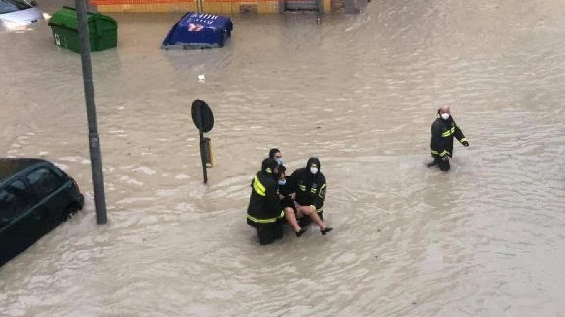 Il Maltempo Non Dà Tregua Alla Calabria, Crotone Ancora Sotto La ...