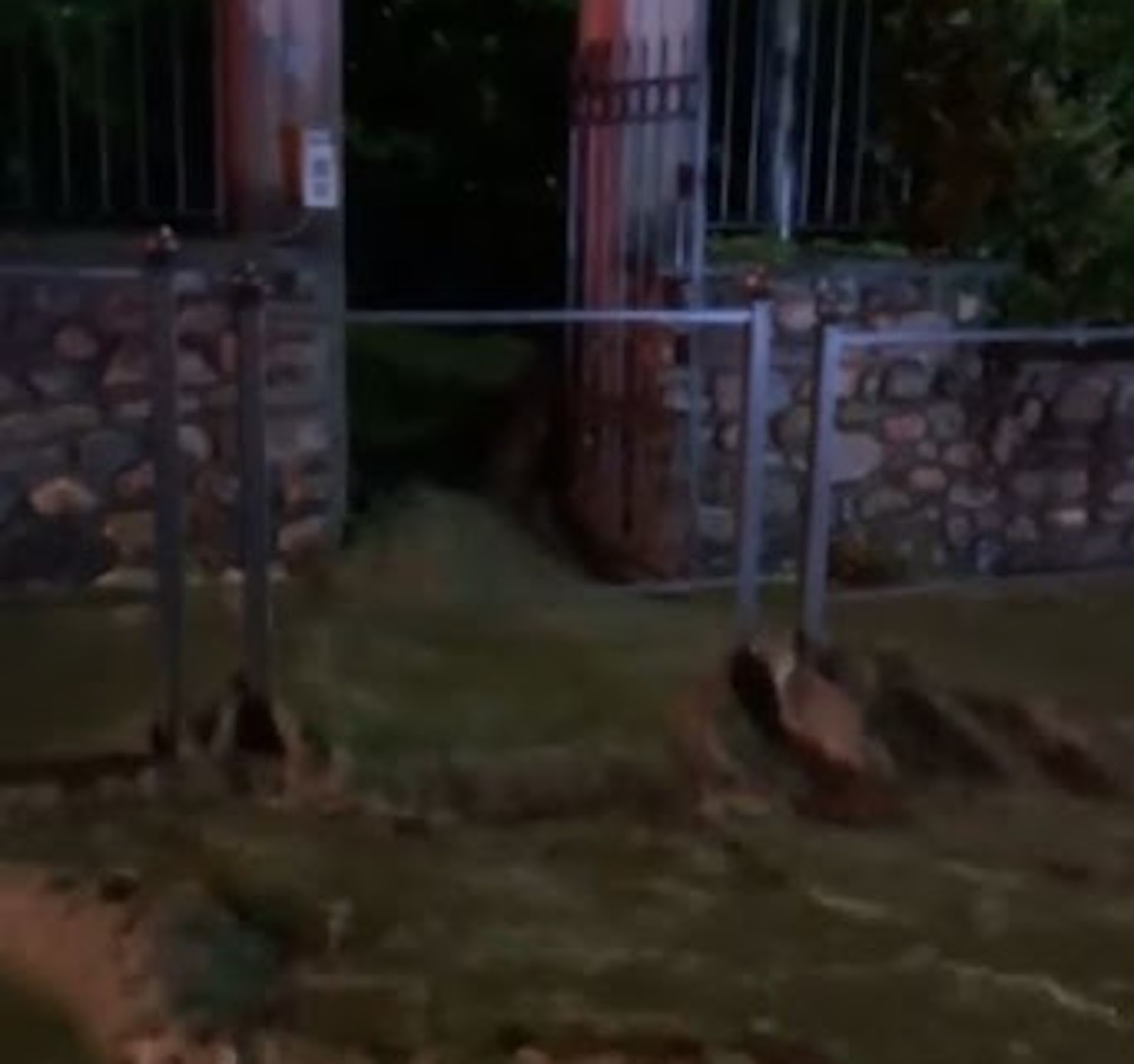 Maltempo, nubifragio in provincia di Varese: morto un uomo travolto vicino un torrente &ndash; Il video