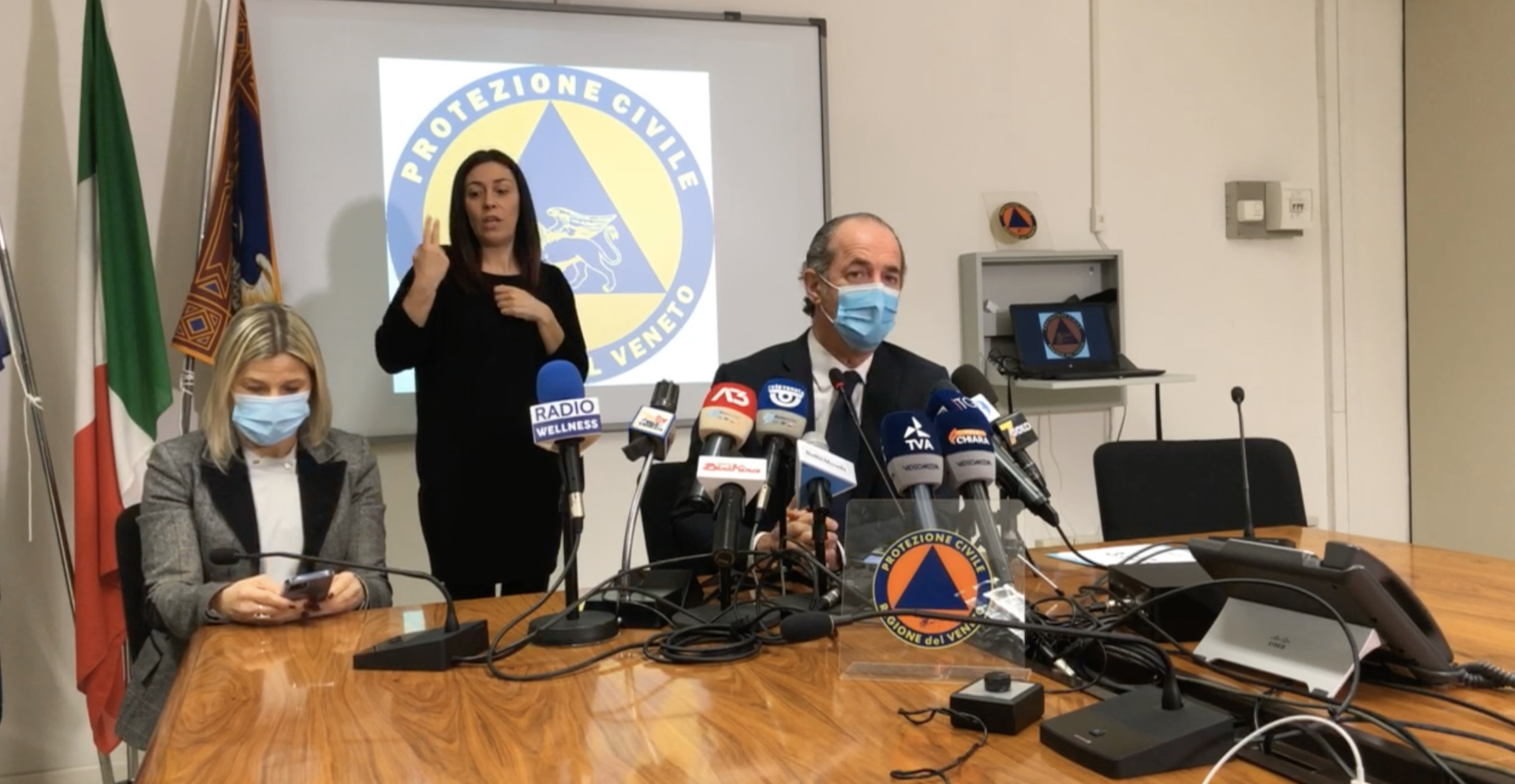 Coronavirus in Veneto, 2.076 nuovi positivi e 101 morti in 24 ore. Zaia: &laquo;Dal 15 gennaio tamponi rapidi nel bollettino nazionale&raquo; &ndash; Il video