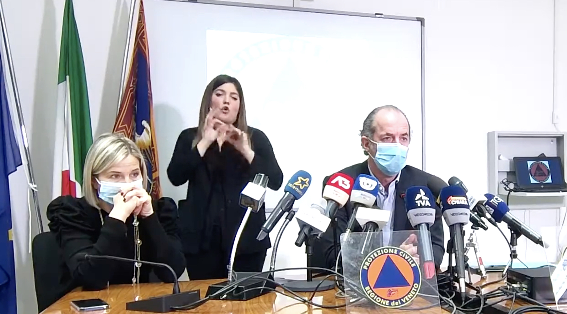 Coronavirus, in Veneto 75 decessi in 24 ore. Zaia: «Forse la terza ondata qui da noi è passata» – Il video