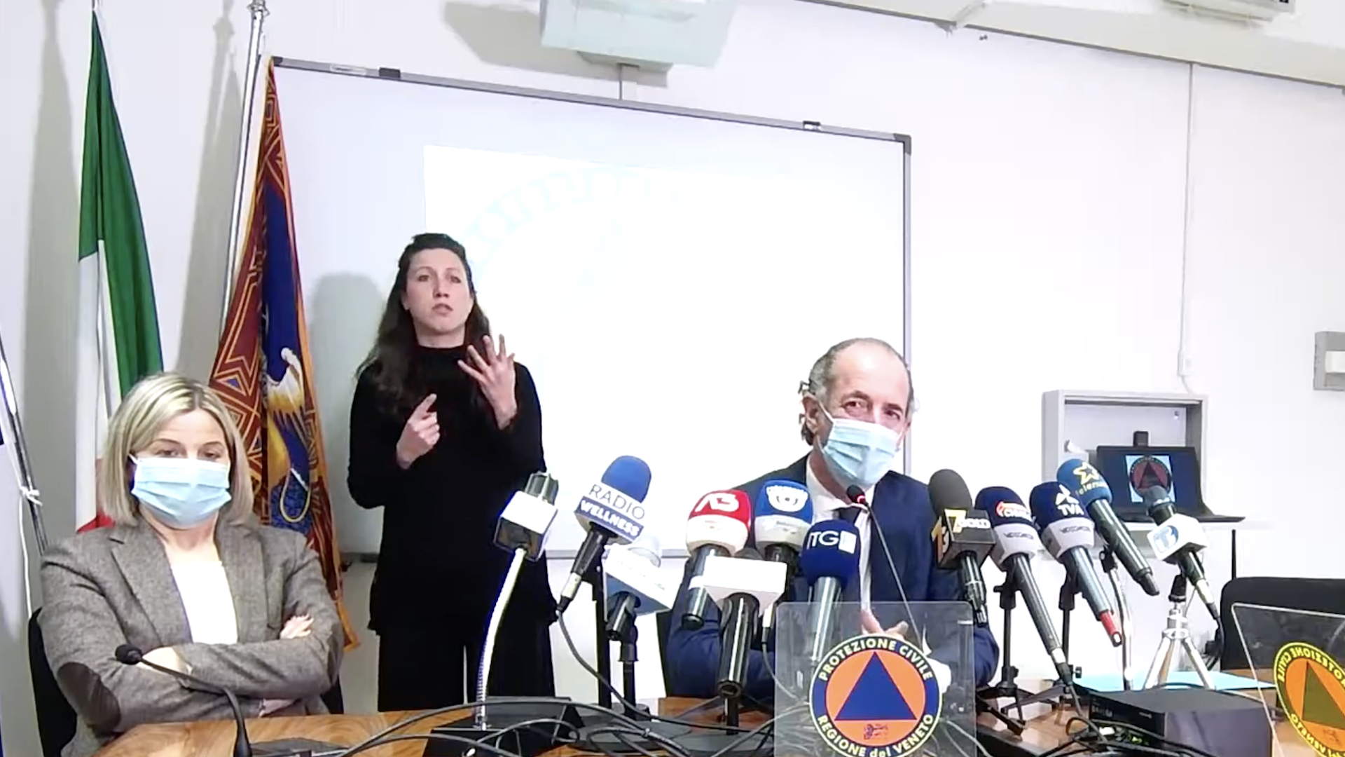 Coronavirus, in Veneto 43 decessi in 24 ore. Zaia: «Lunedì apriamo le scuole se non ci sono cambiamenti» – Il video