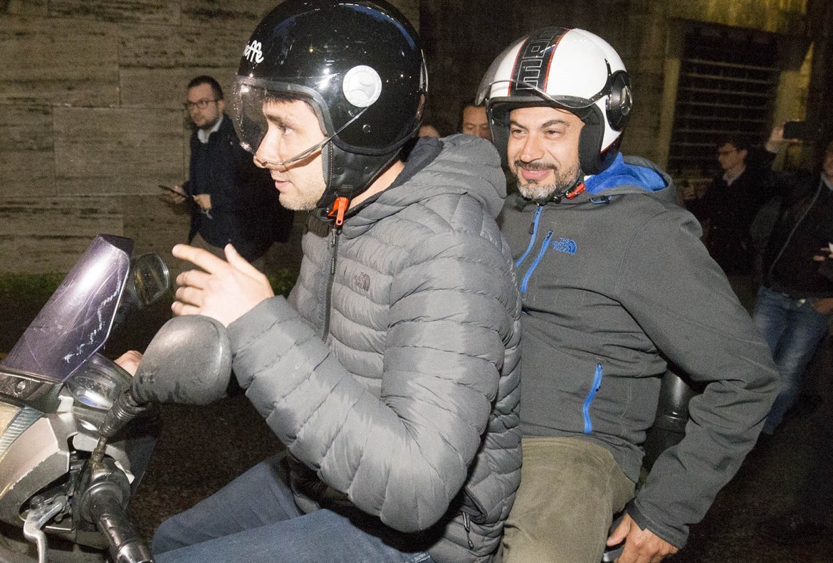 L’addio di Di Battista al M5s, Paragone: «È una scelta sofferta per dire no all’ammucchiata» – Il video