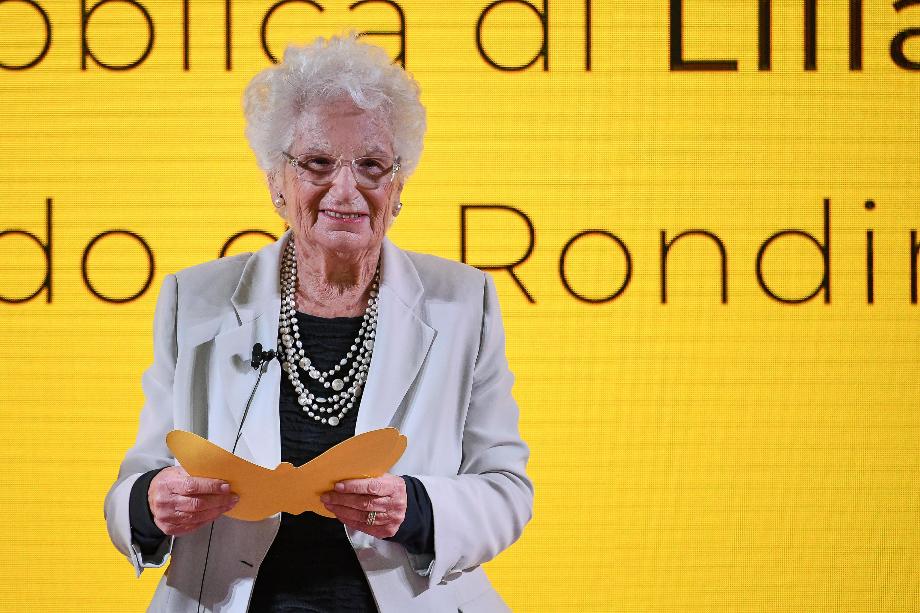 Coronavirus, Liliana Segre vaccinata a Milano: è testimonial della campagna  «Più siamo, prima vinciamo» – Il video