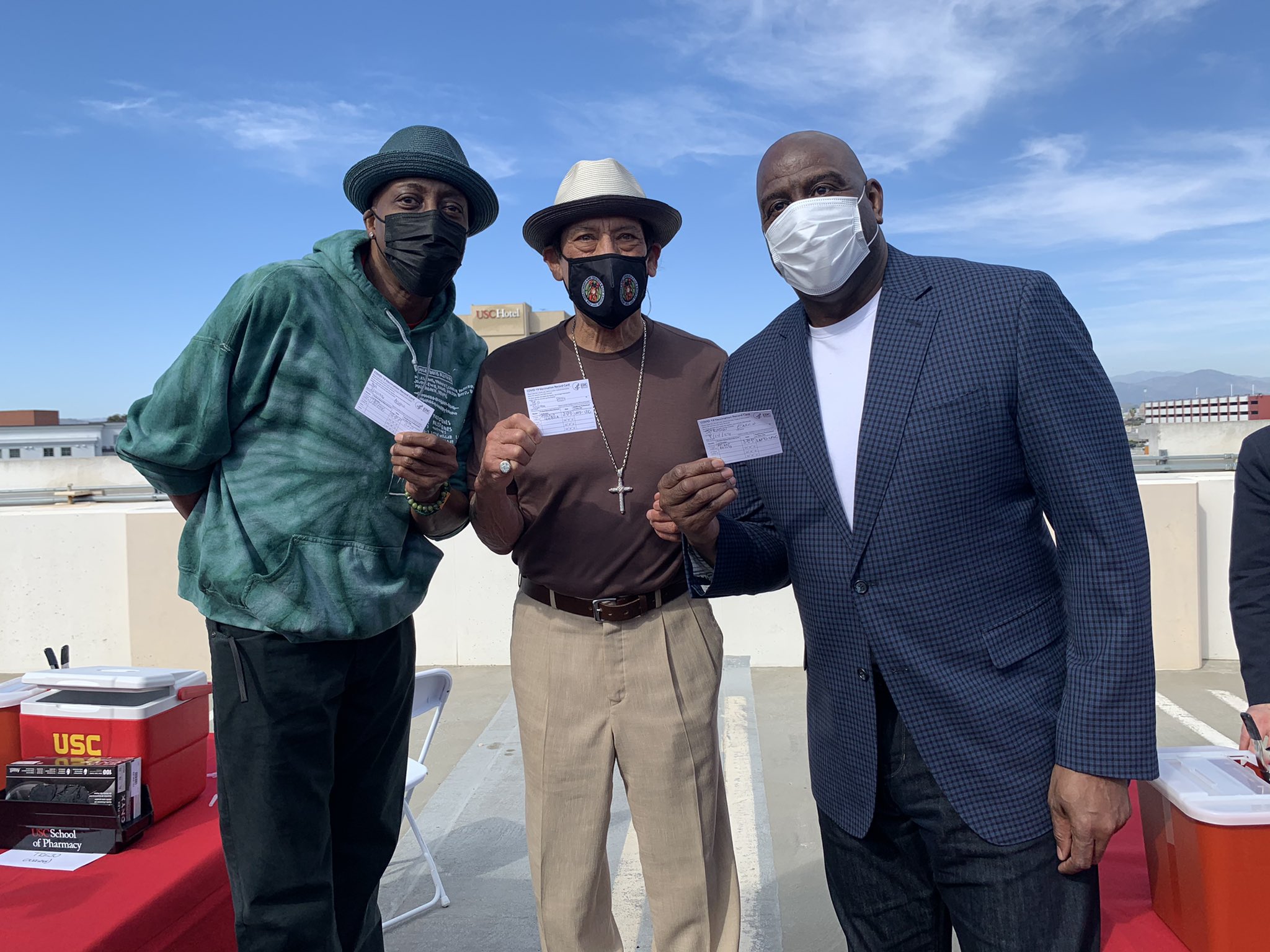 Covid-19, l’ex campione Nba Magic Johnson s’è vaccinato a Los Angeles – Il video