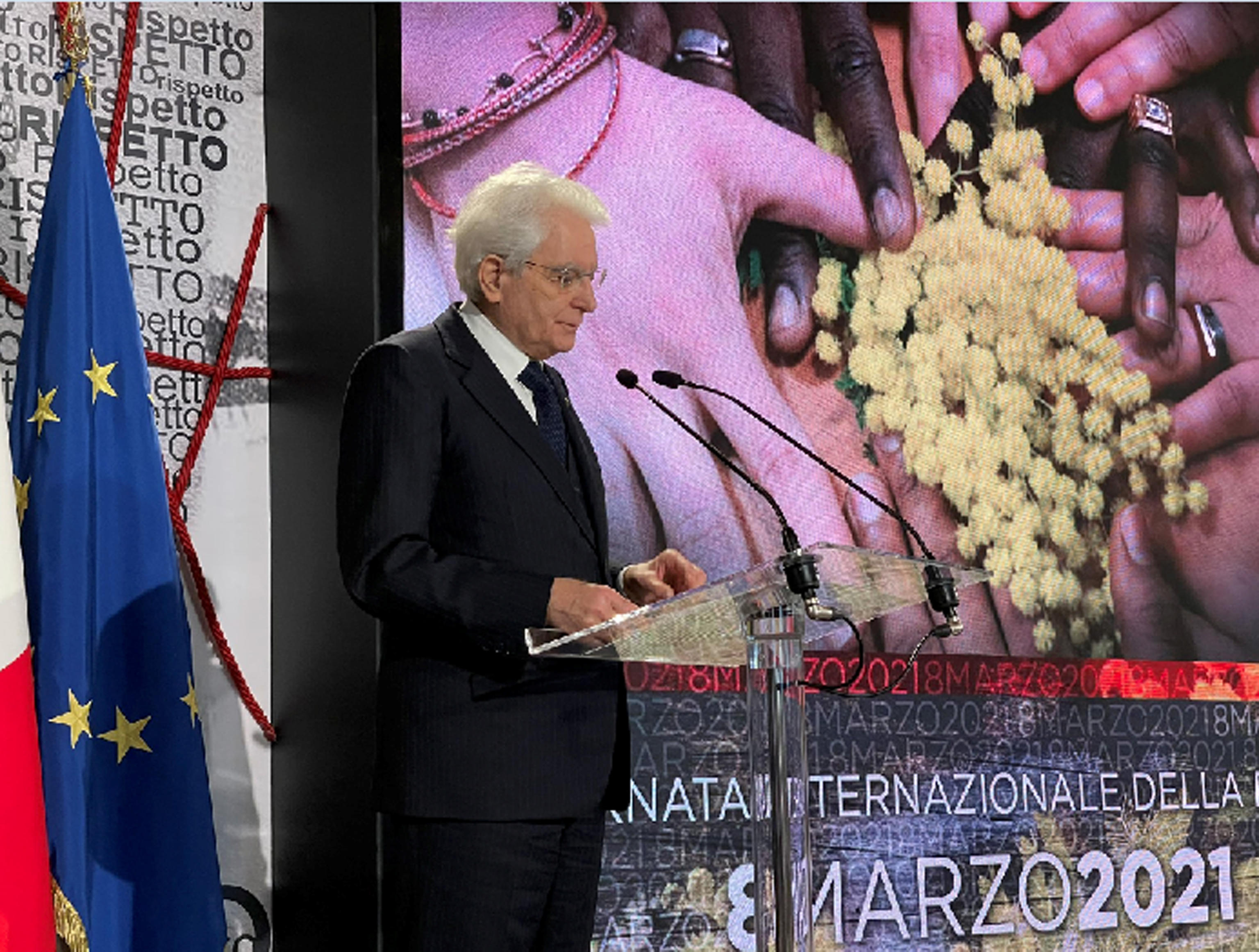 Il presidente della Repubblica Sergio Mattarella in occasione della Festa della donna al Quirinale, Roma, 8 marzo 2021. ANSA/TWITTER QUIRINALE +++ NO SALES, EDITORIAL USE ONLY +++