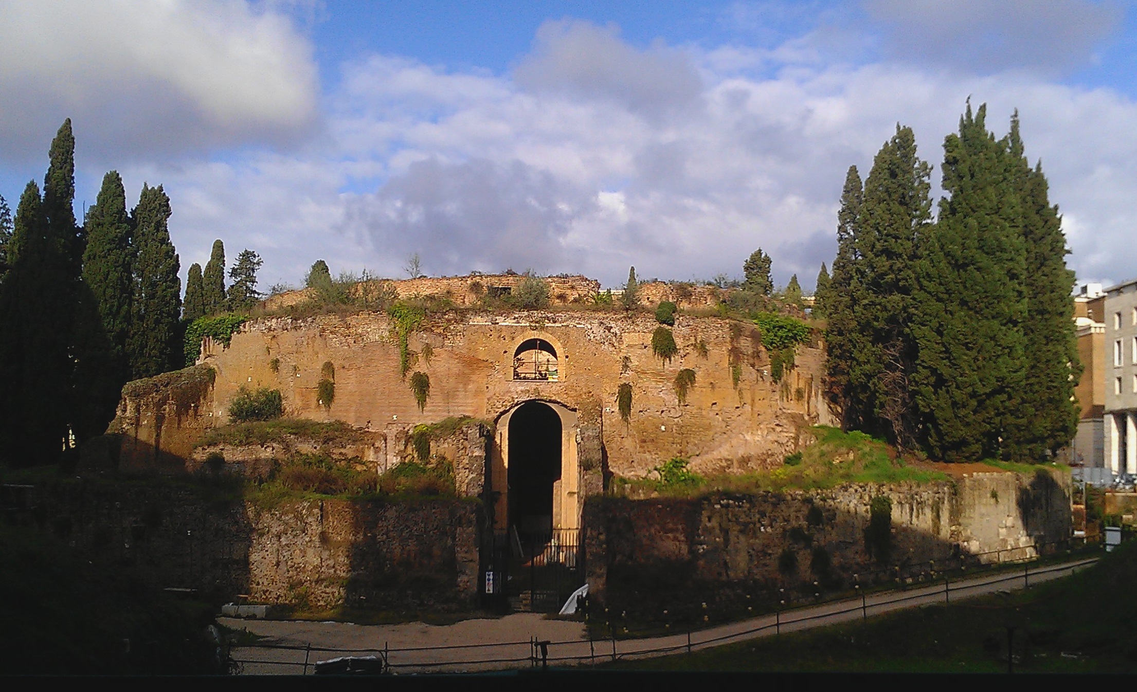 Riapre a Roma il Mausoleo di Augusto: ecco le spettacolari immagini dall’alto – Il video