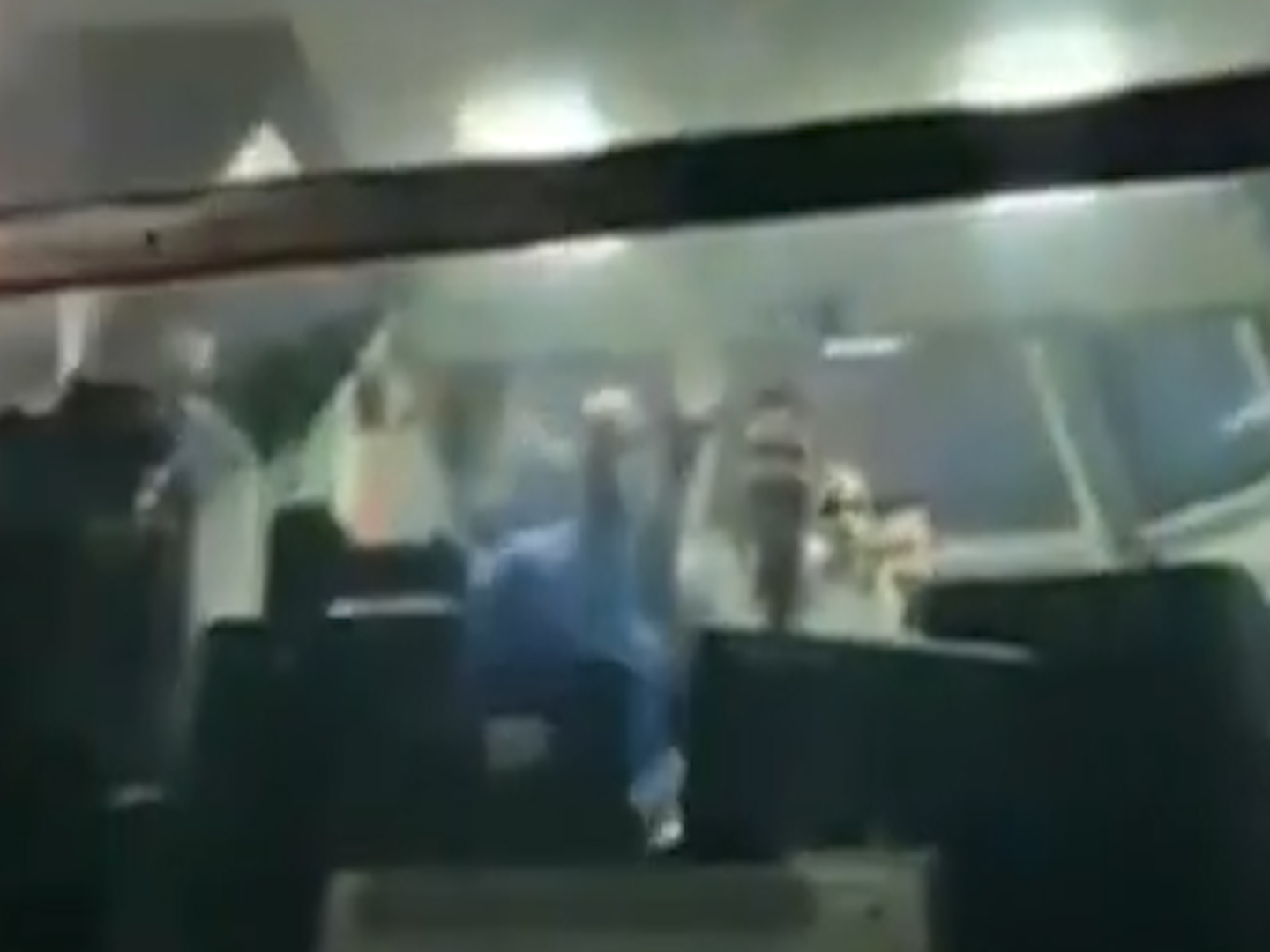 L’Ever Given torna a galla: la festa dei marinai e degli operai impegnati nello sblocco del Canale di Suez – Il video
