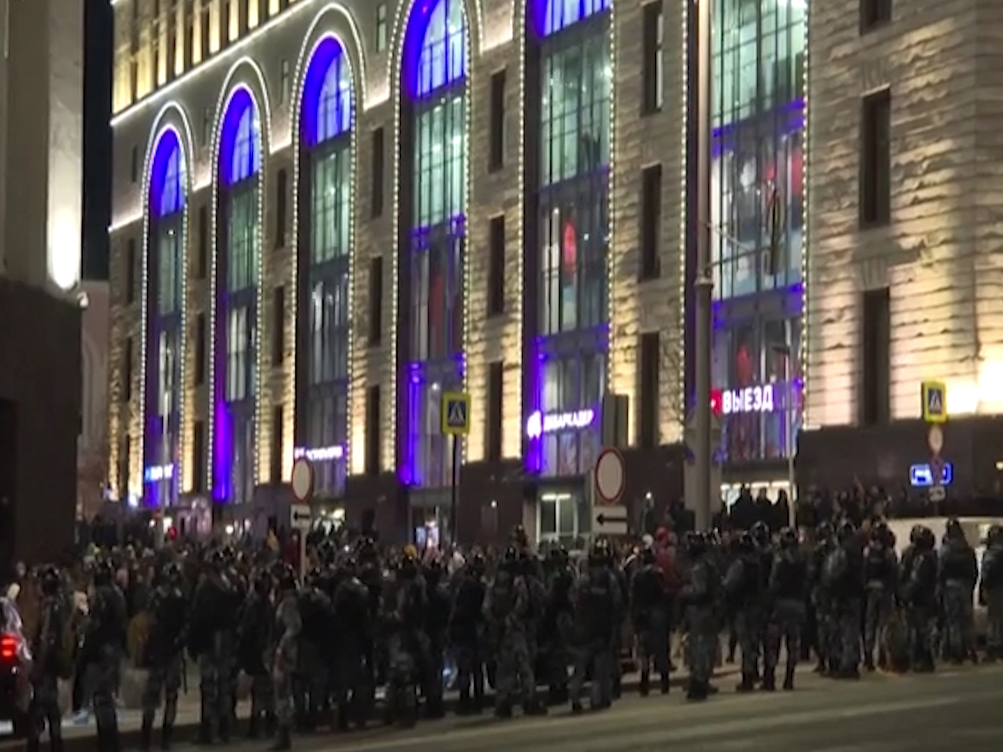 Mosca blindata per le proteste per liberare Alexei Navalny: oltre 1.700 arresti tra i manifestanti – Il video