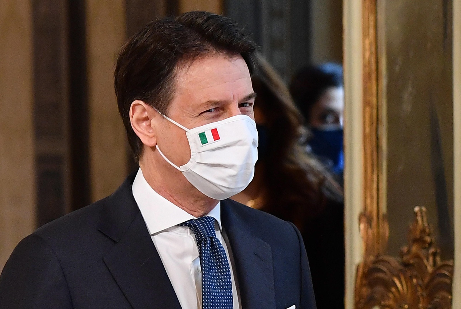 GIUSEPPE CONTE VS SALVINI